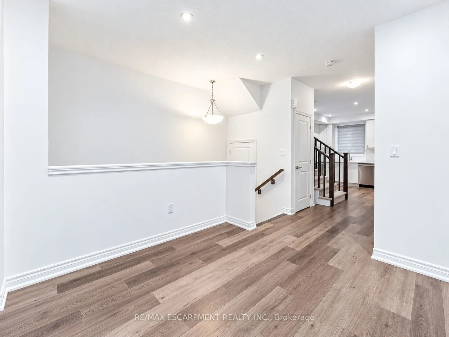 120 COURT Drive #22