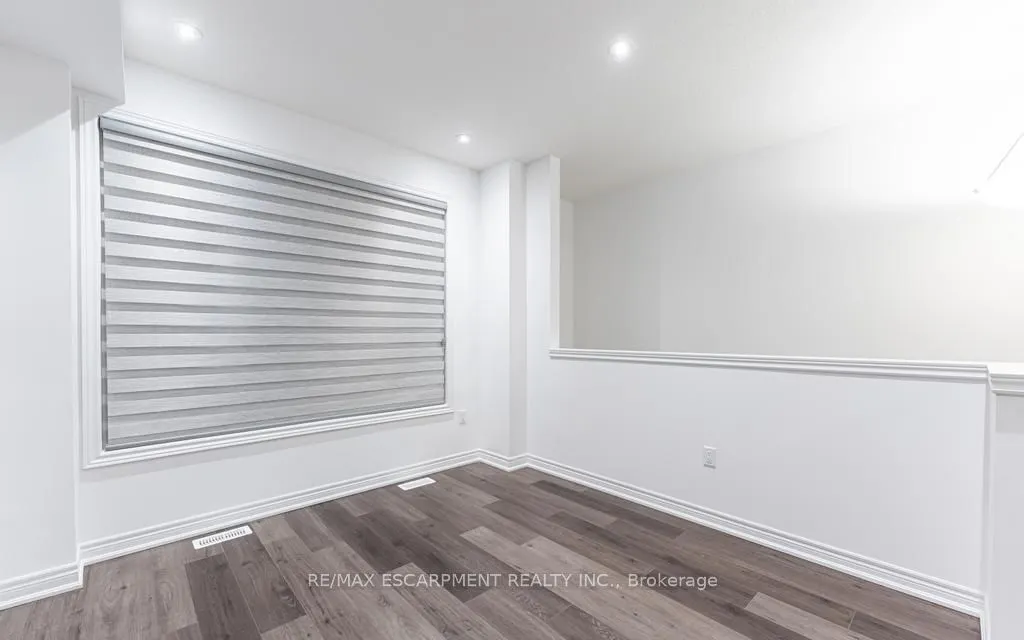 120 COURT Drive #22