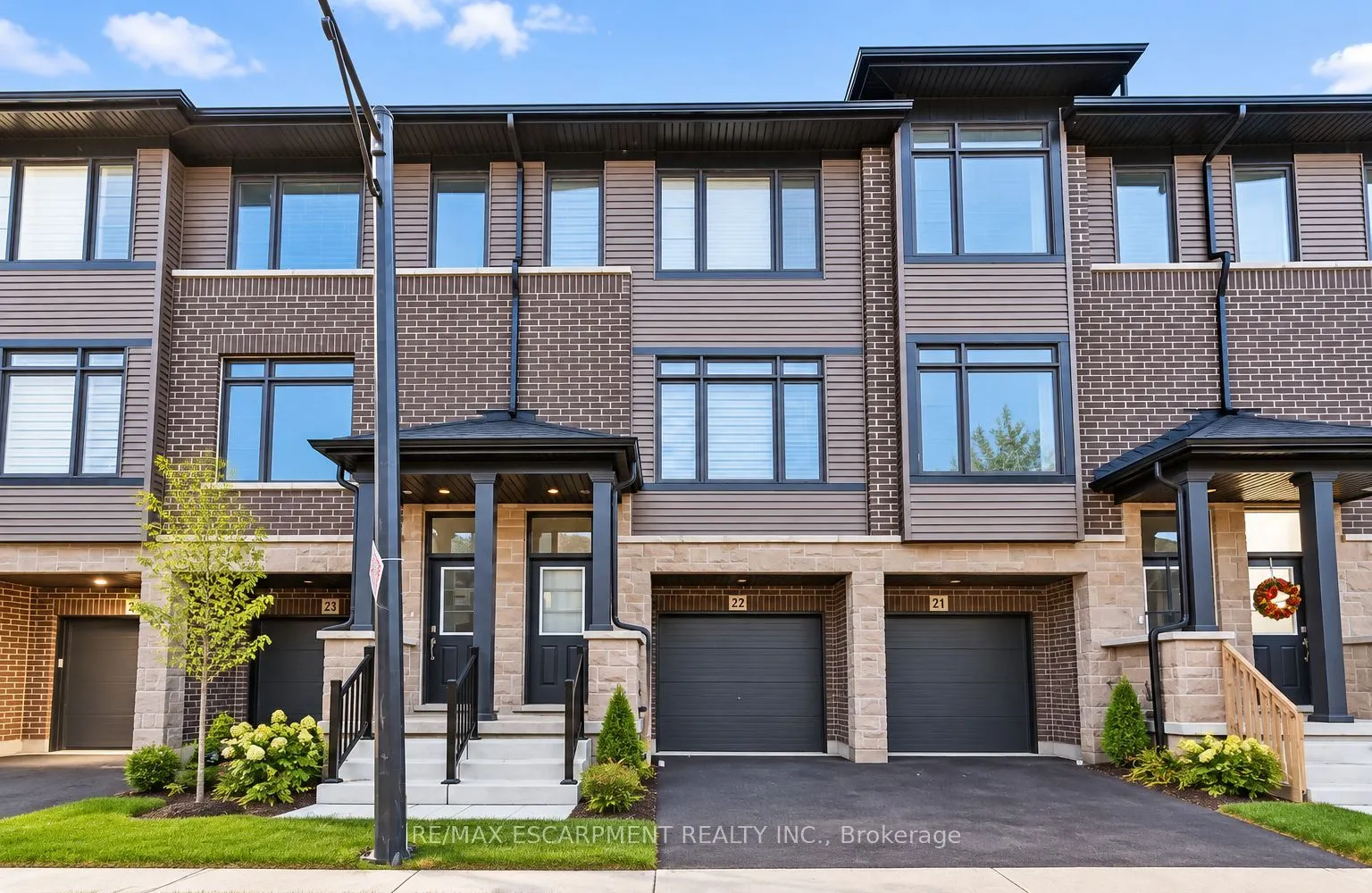 120 COURT Drive #22