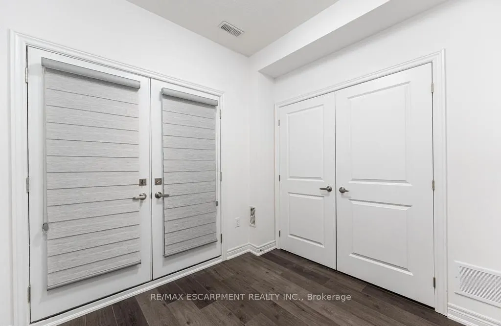 120 COURT Drive #22