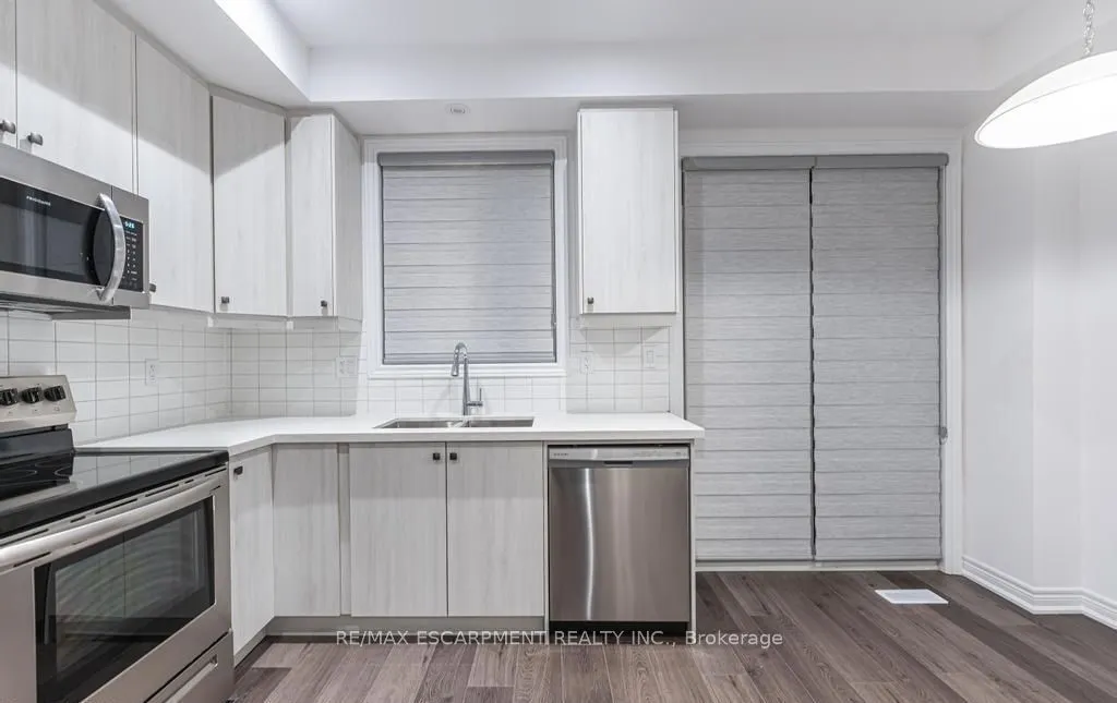 120 COURT Drive #22