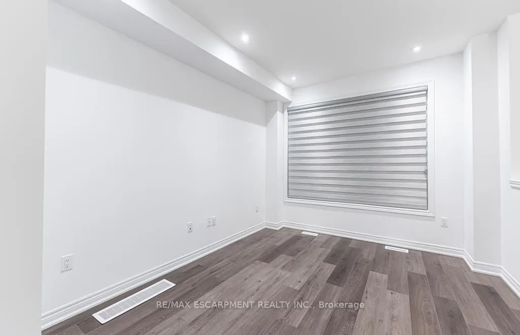 120 COURT Drive #22