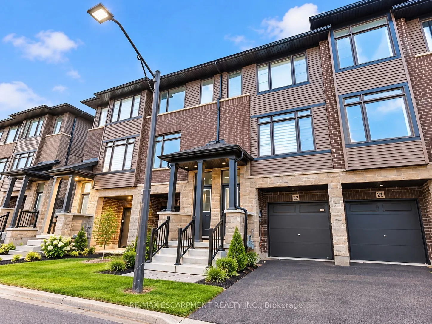 120 COURT Drive #22