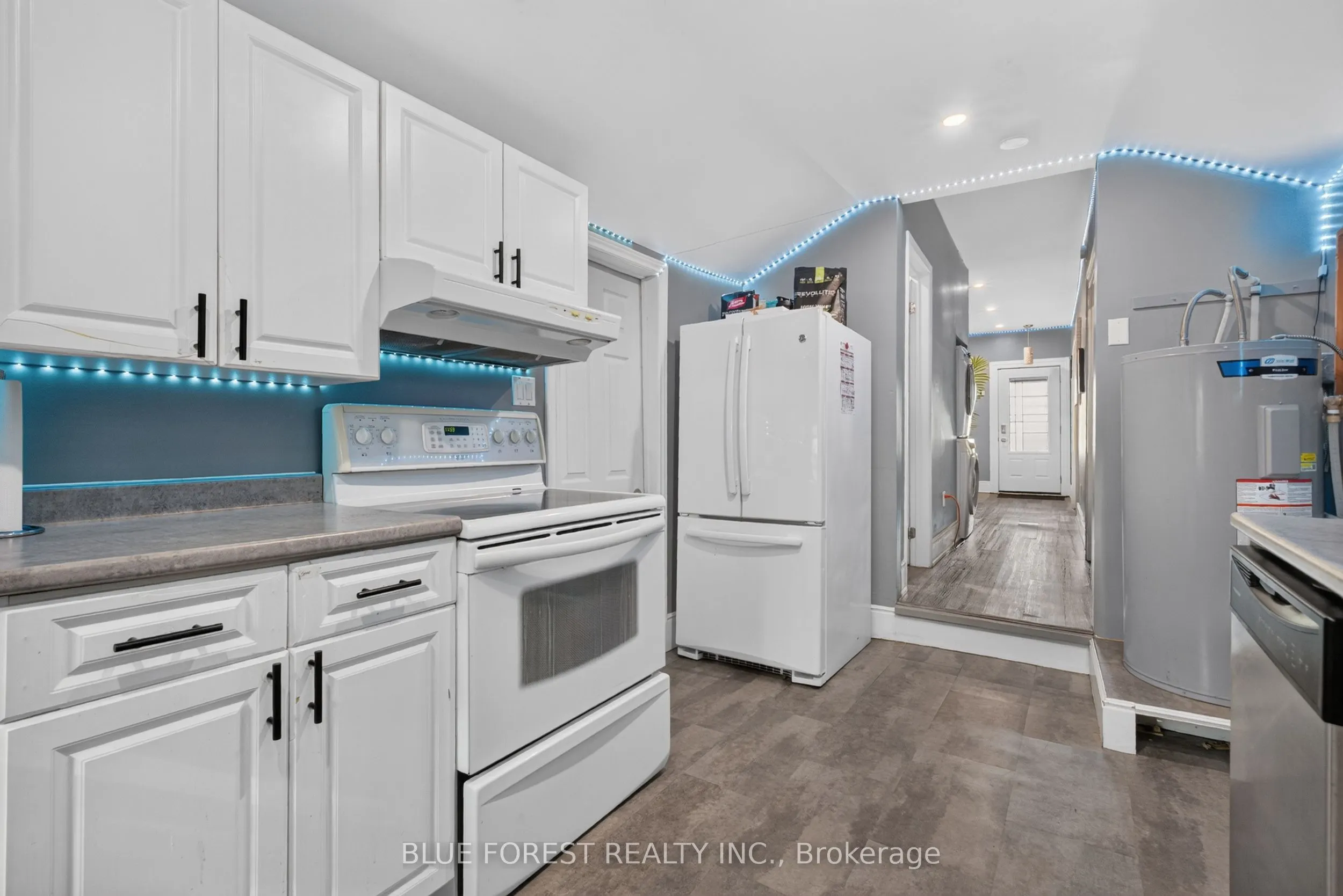 225 Simcoe Street