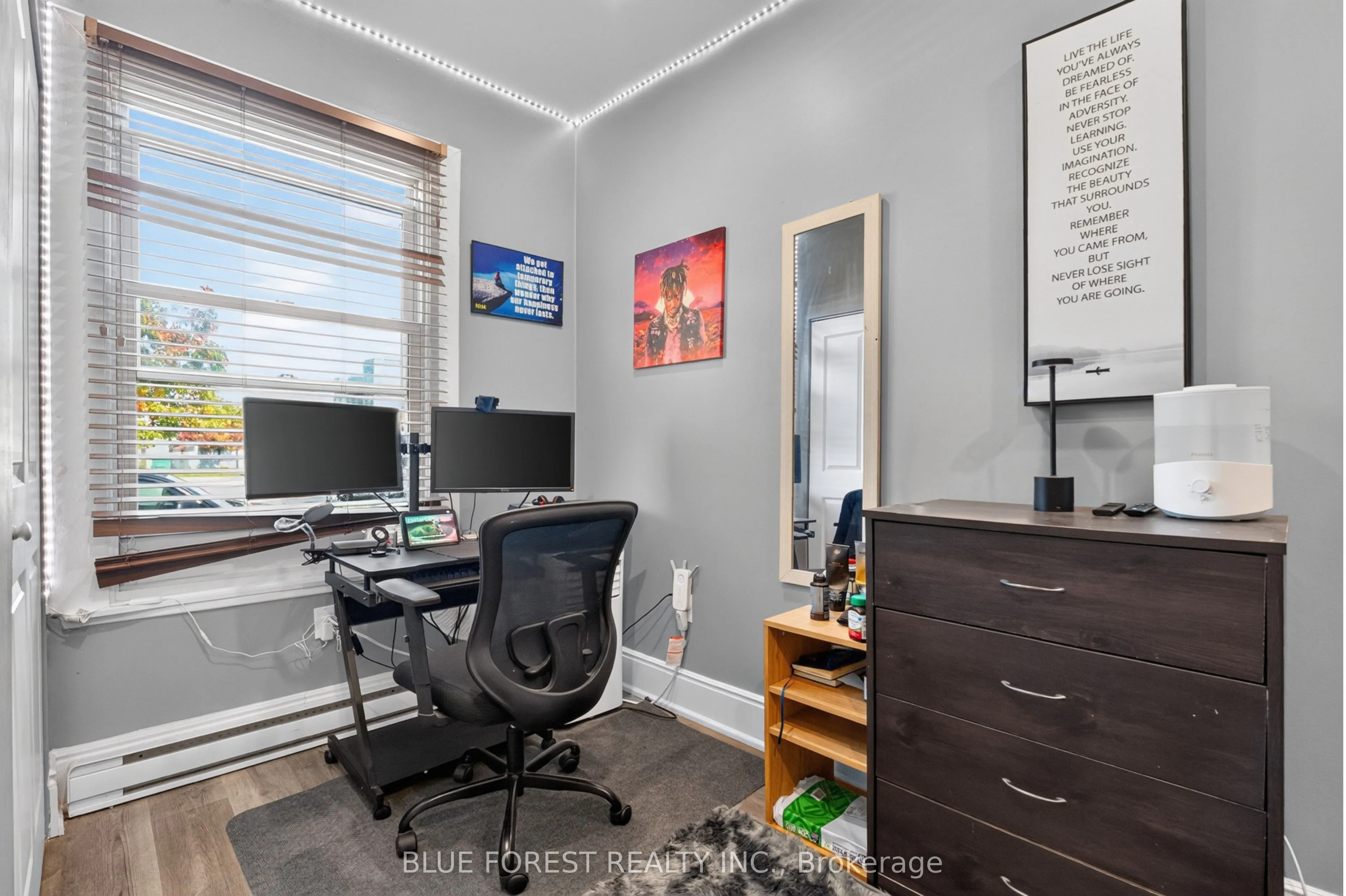 225 Simcoe Street