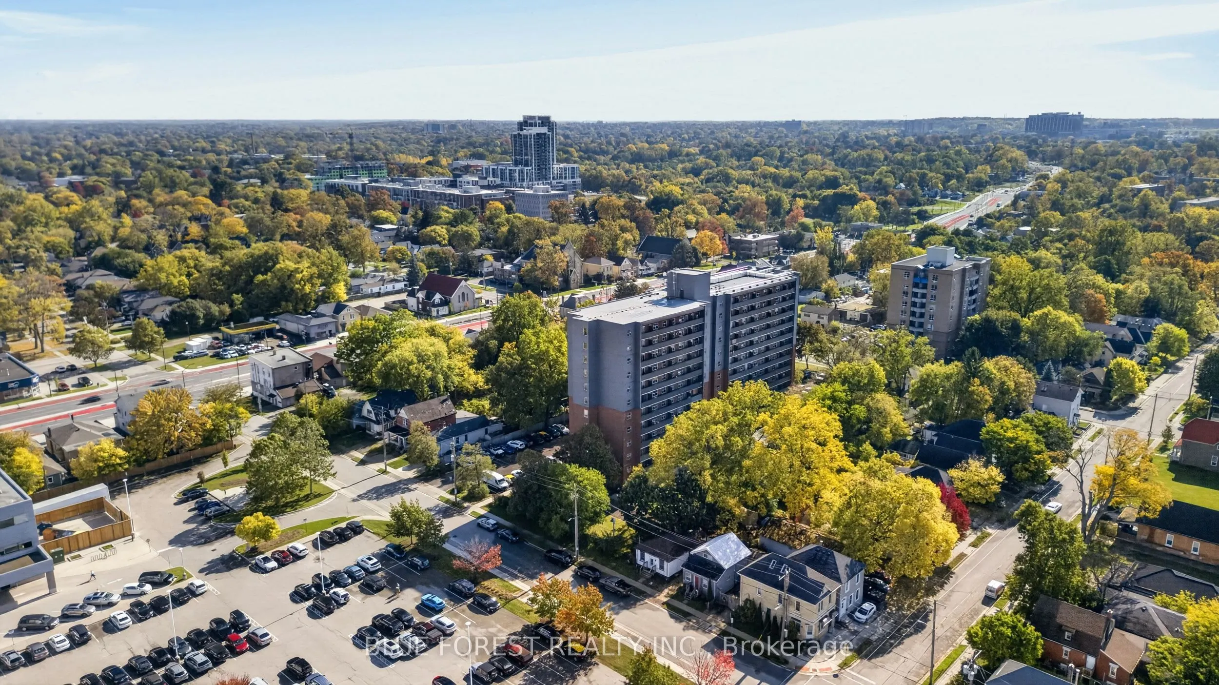 225 Simcoe Street