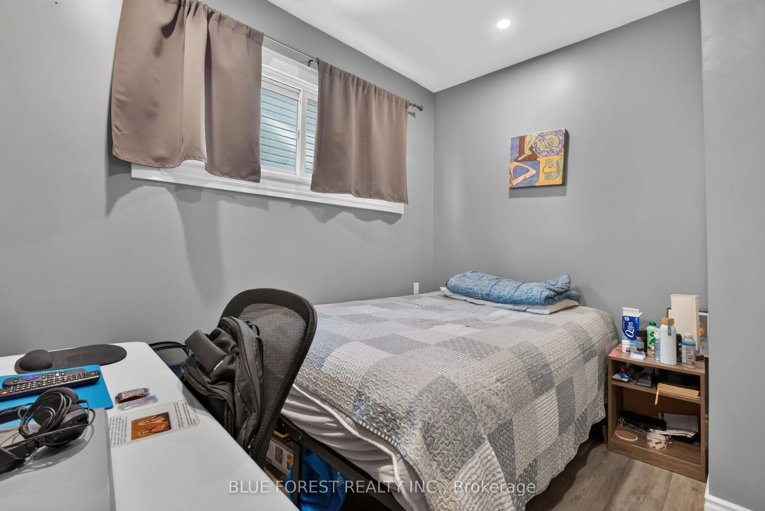 225 Simcoe Street