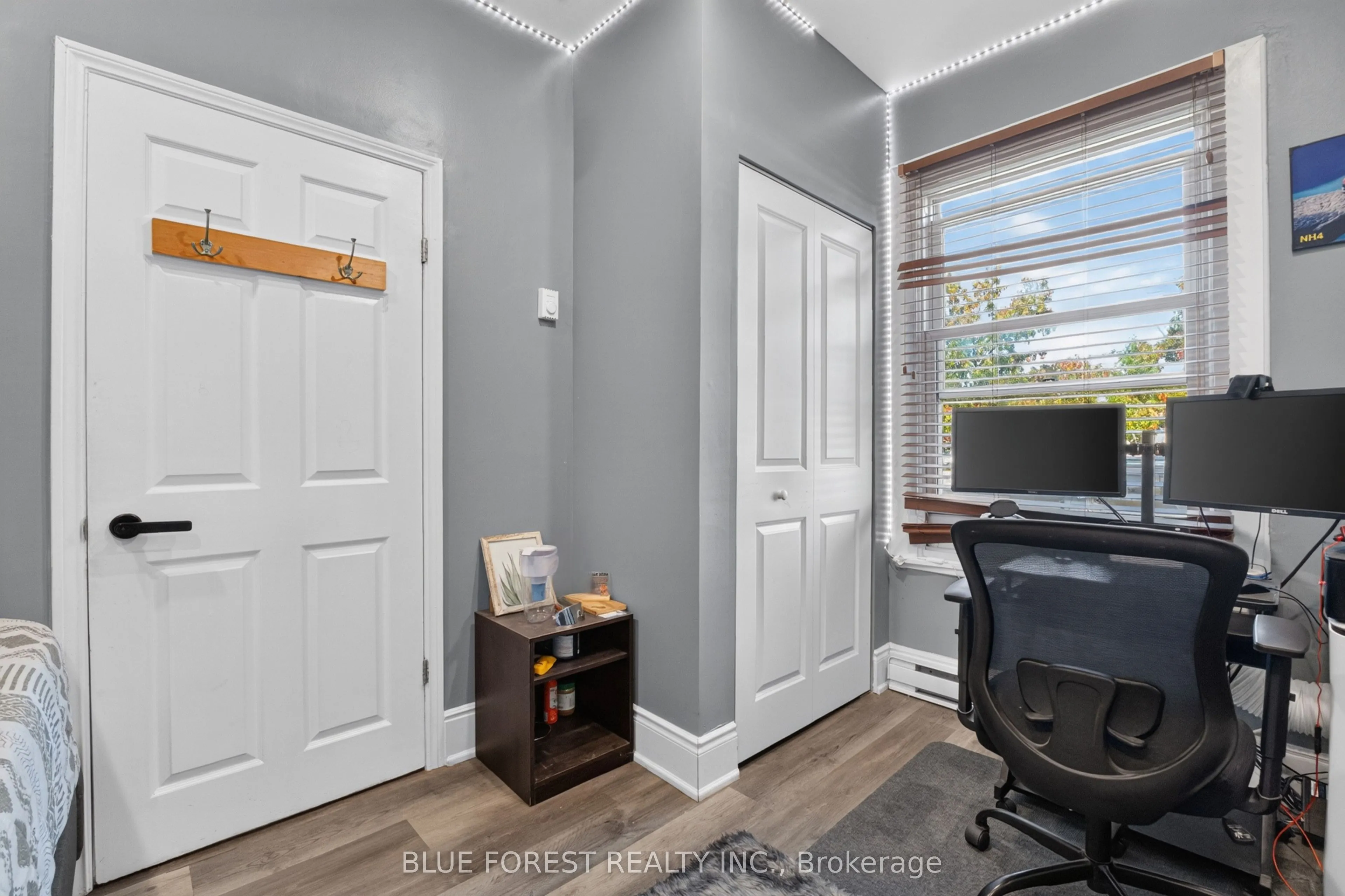 225 Simcoe Street