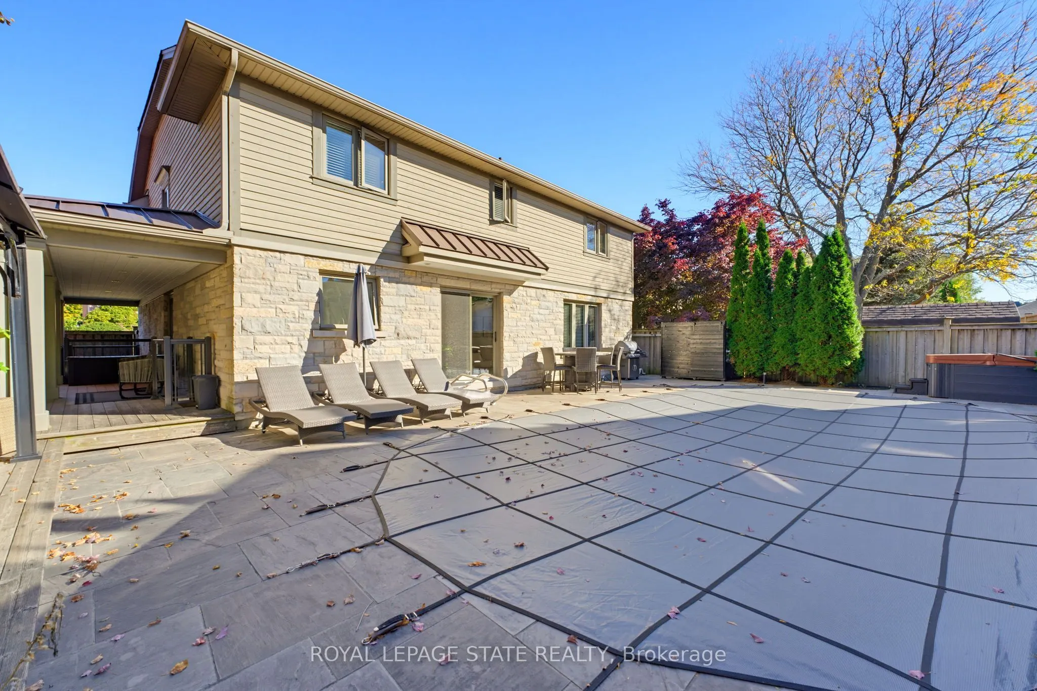 212 Stadacona Avenue