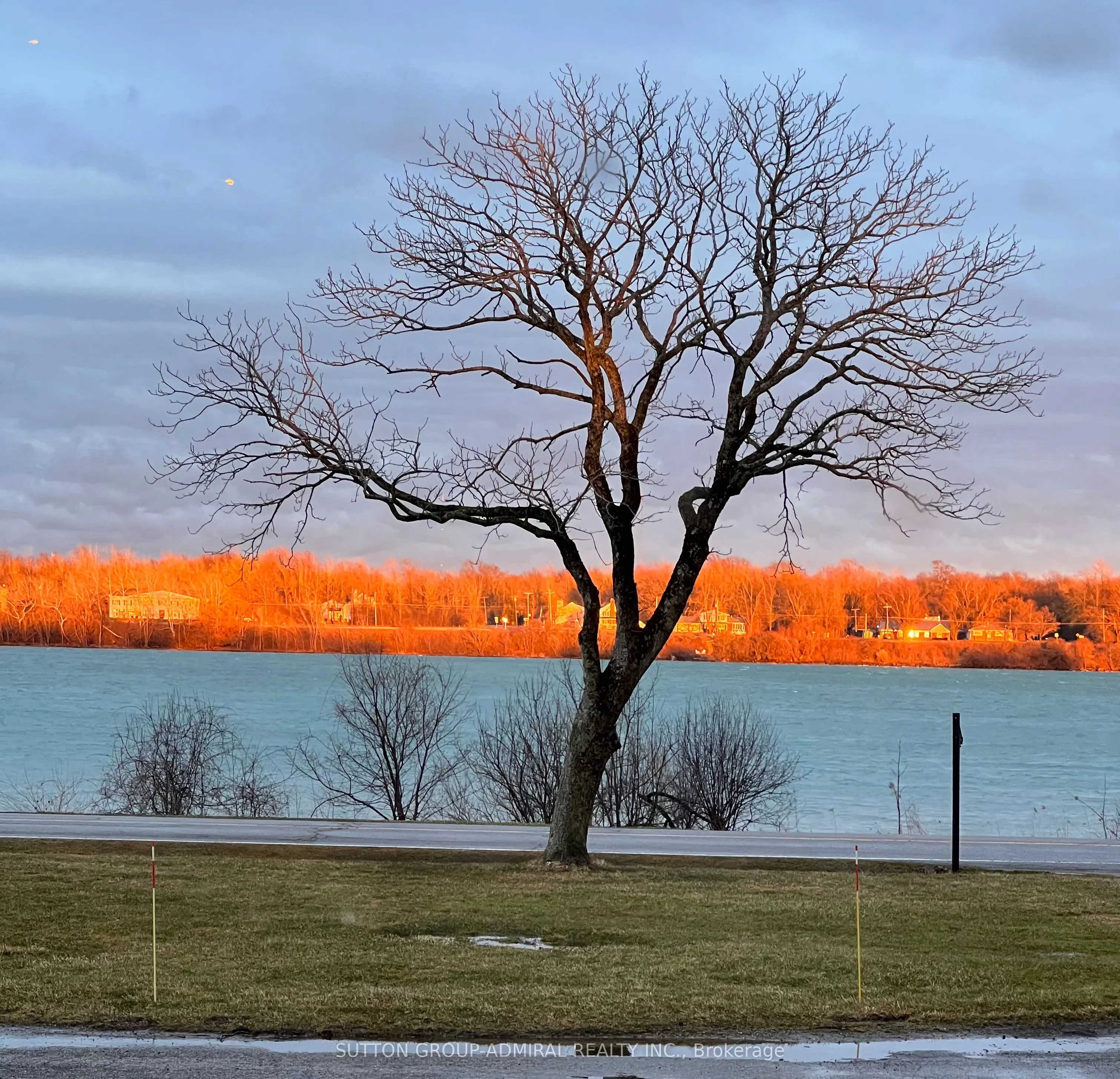 9767 Niagara River Parkway #Main