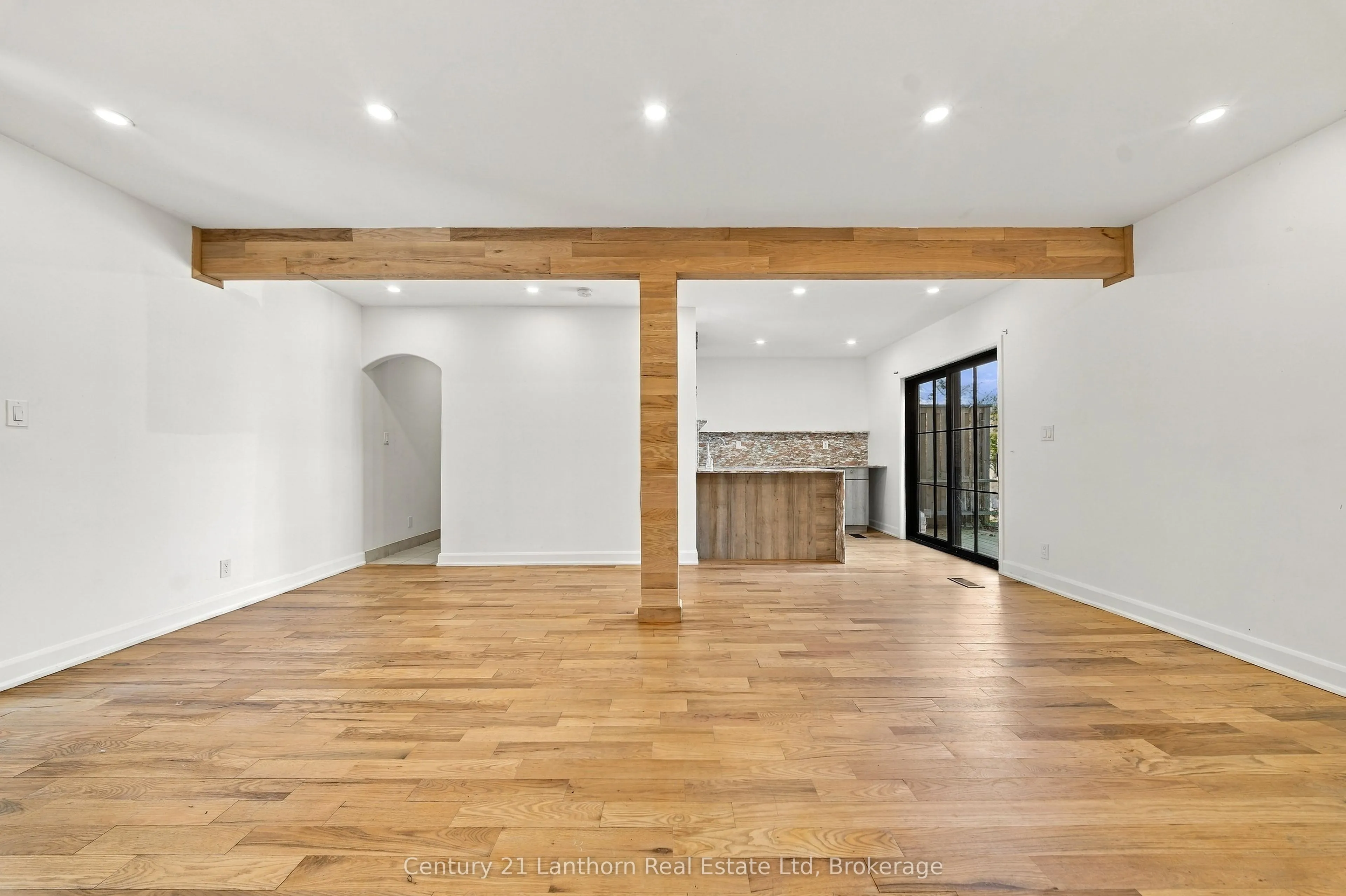 260 Wellington Main Street #B