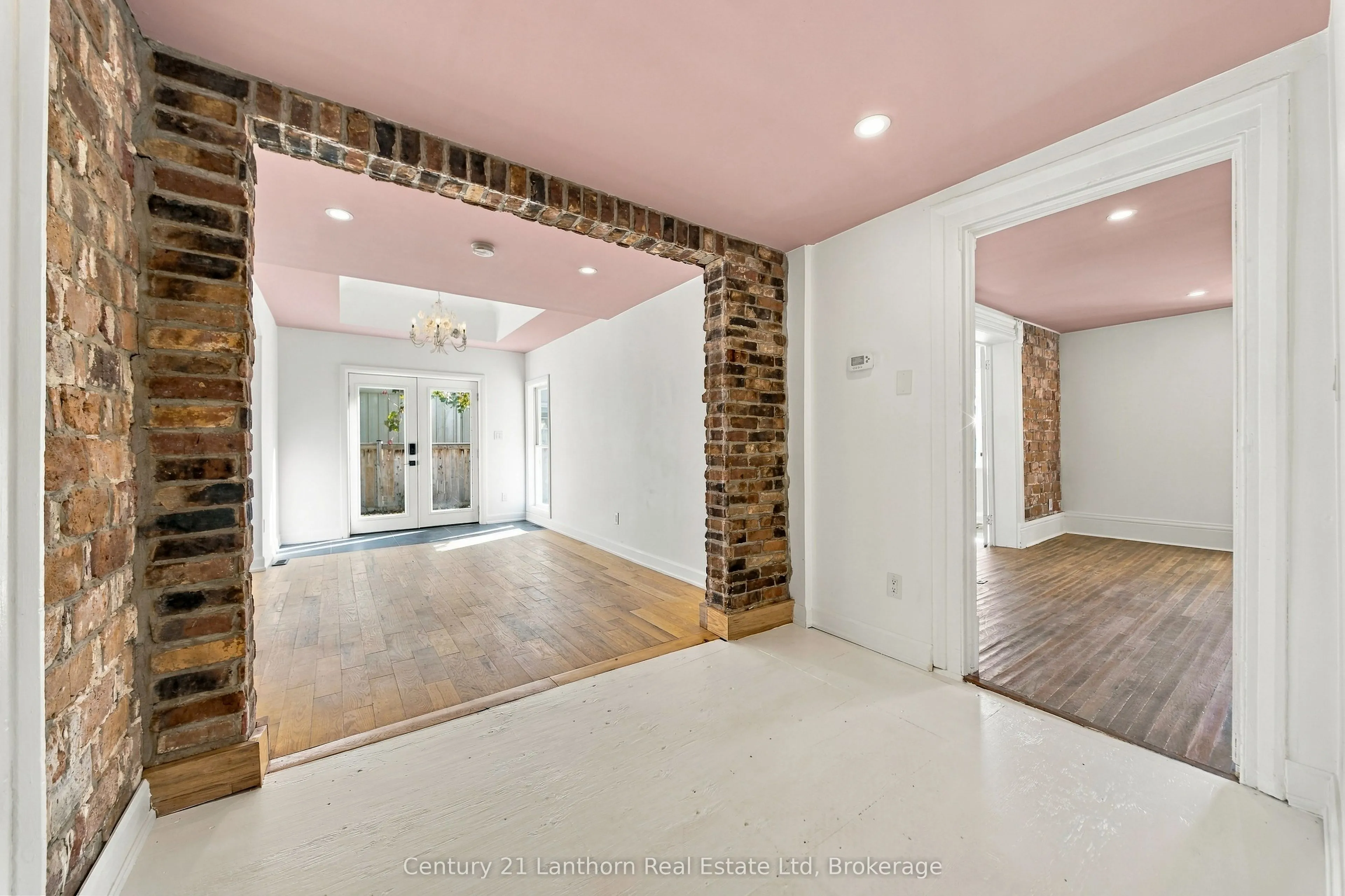 260 Wellington Main Street #B