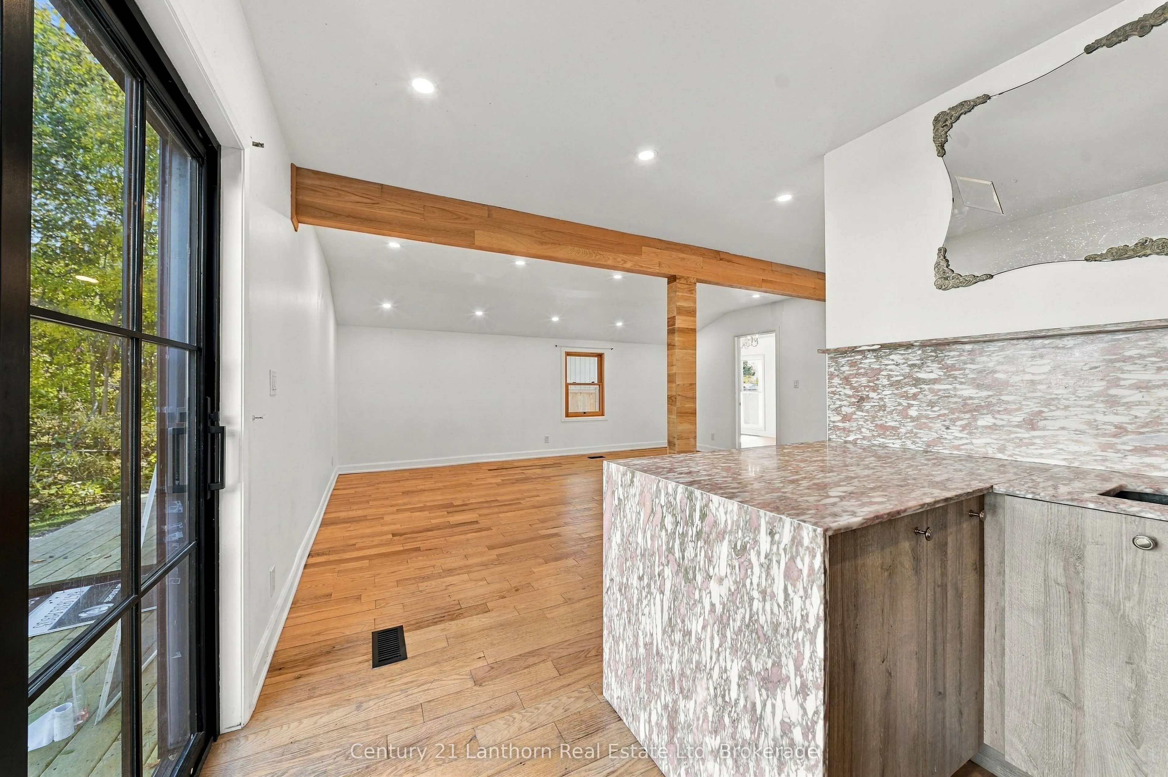260 Wellington Main Street #B