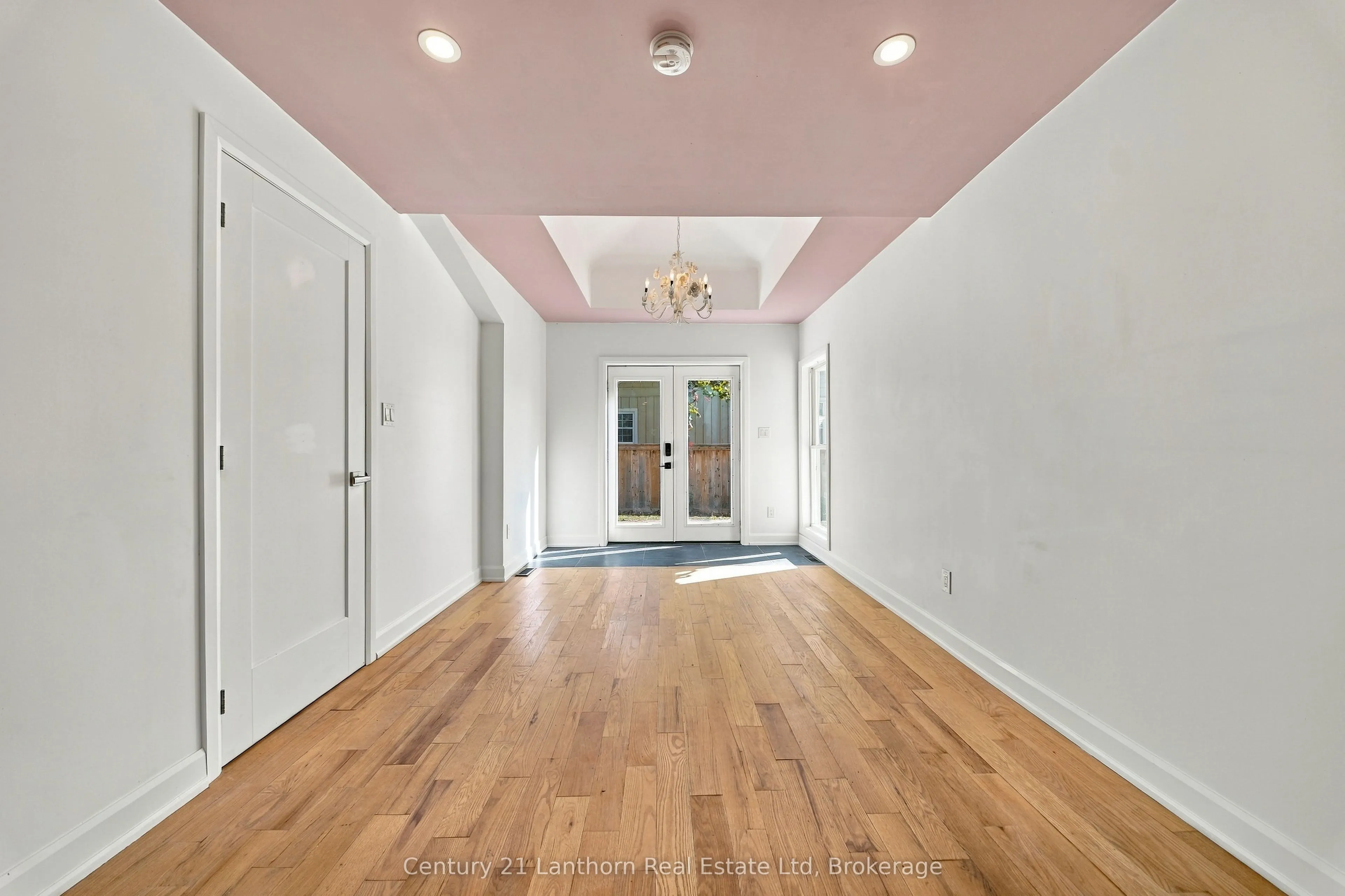 260 Wellington Main Street #B