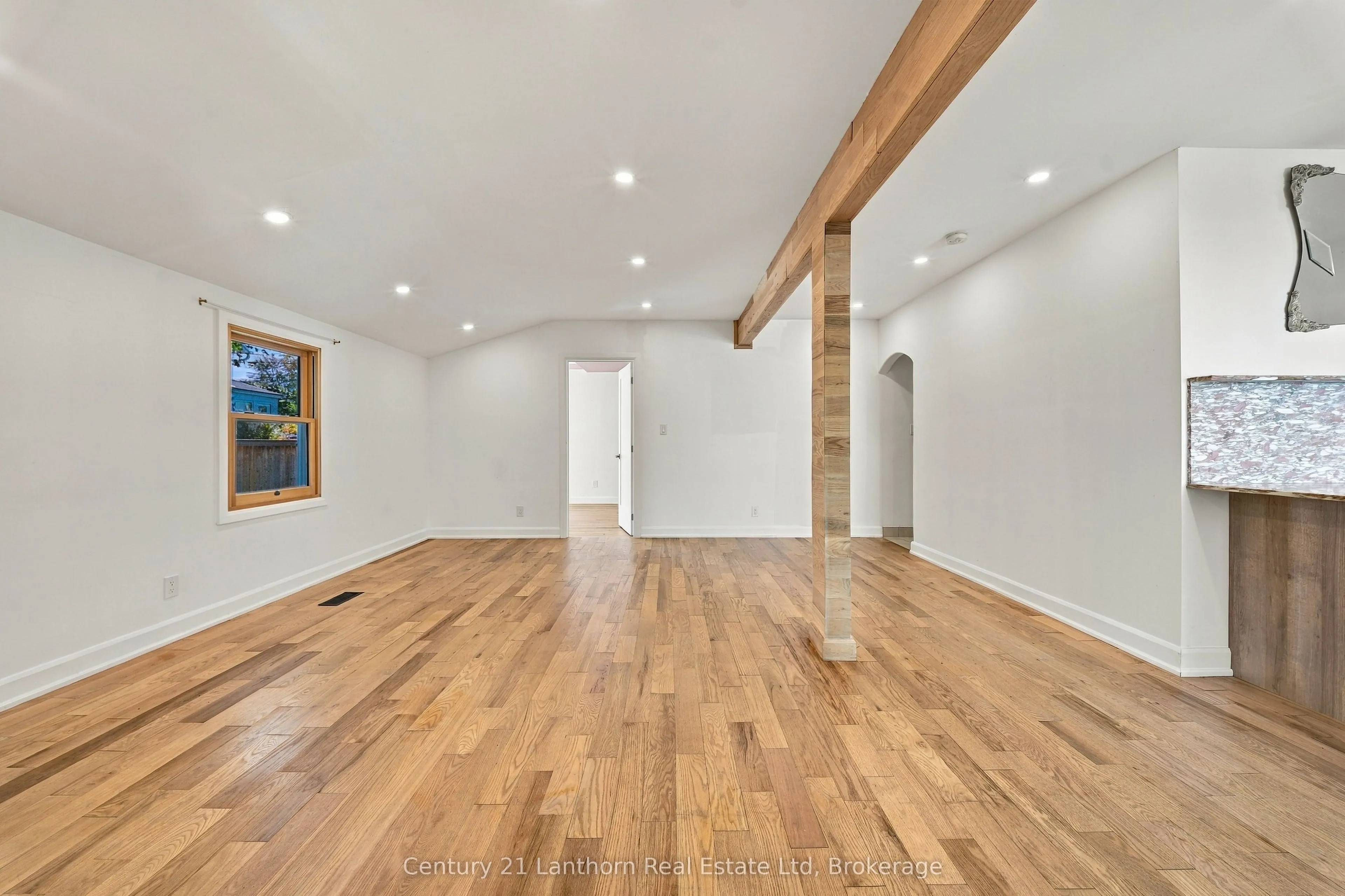 260 Wellington Main Street #B