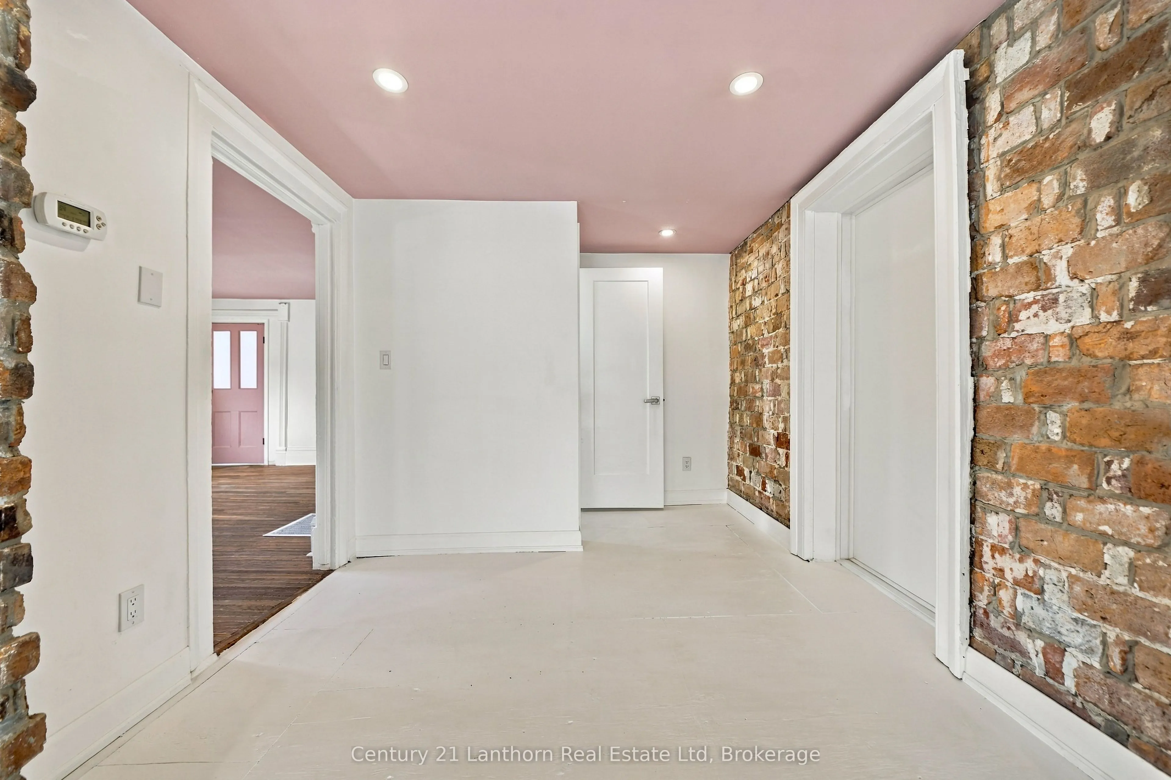 260 Wellington Main Street #B