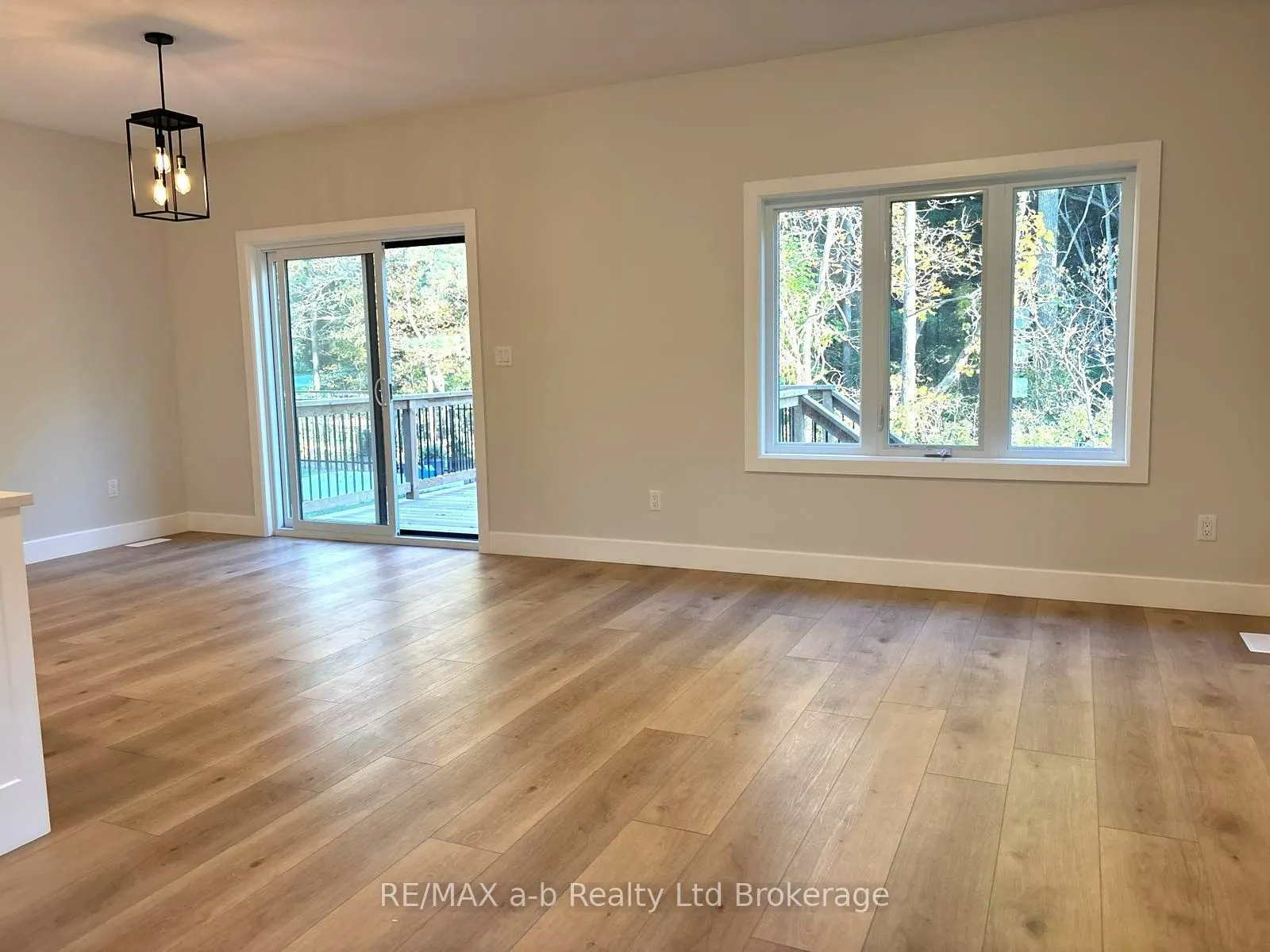 41 Cash Crescent