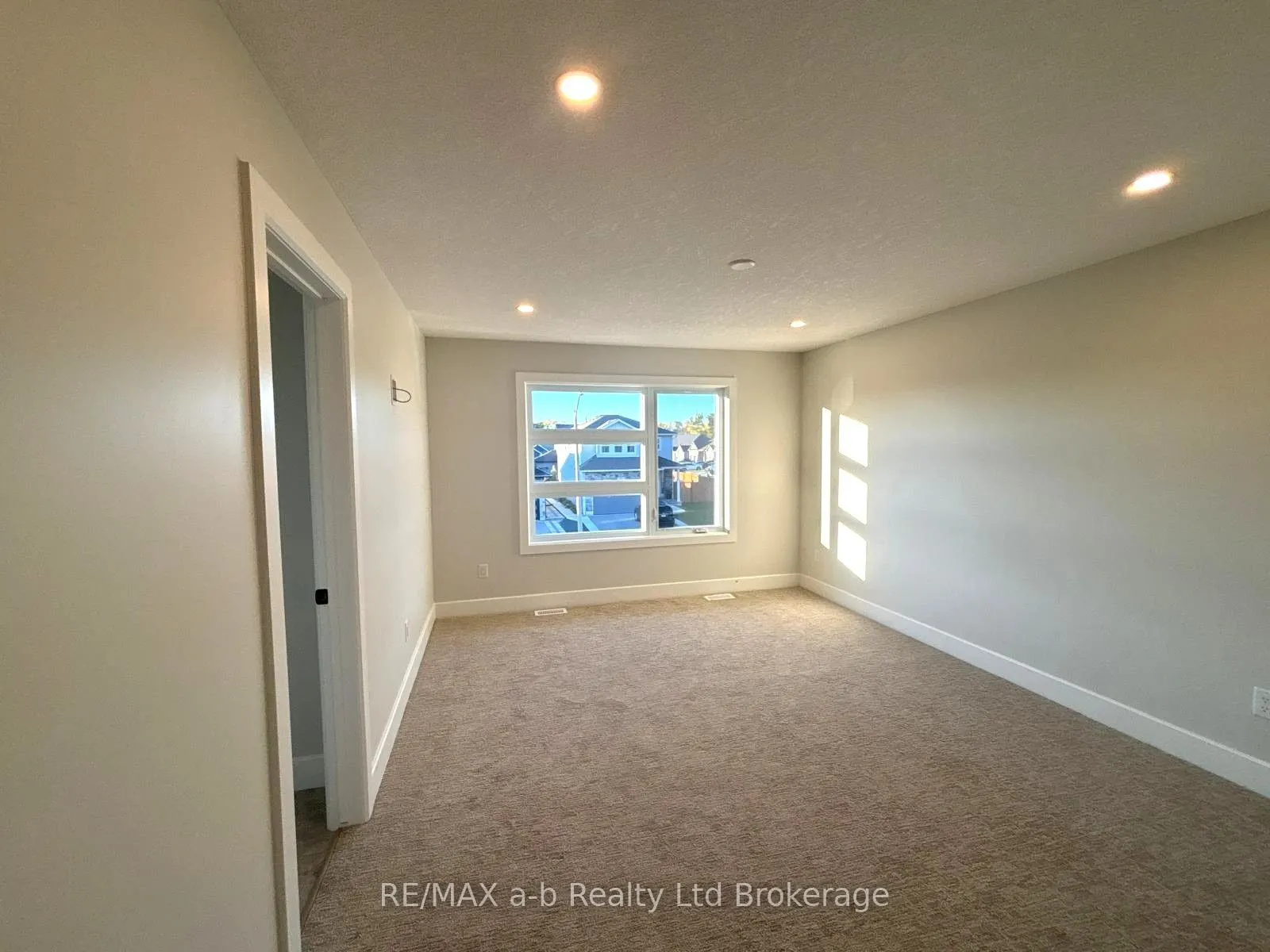 41 Cash Crescent