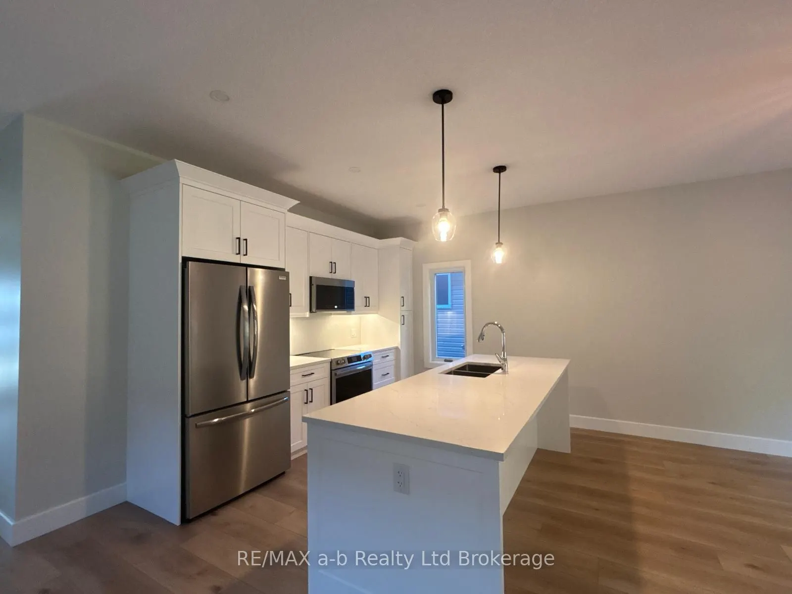 41 Cash Crescent