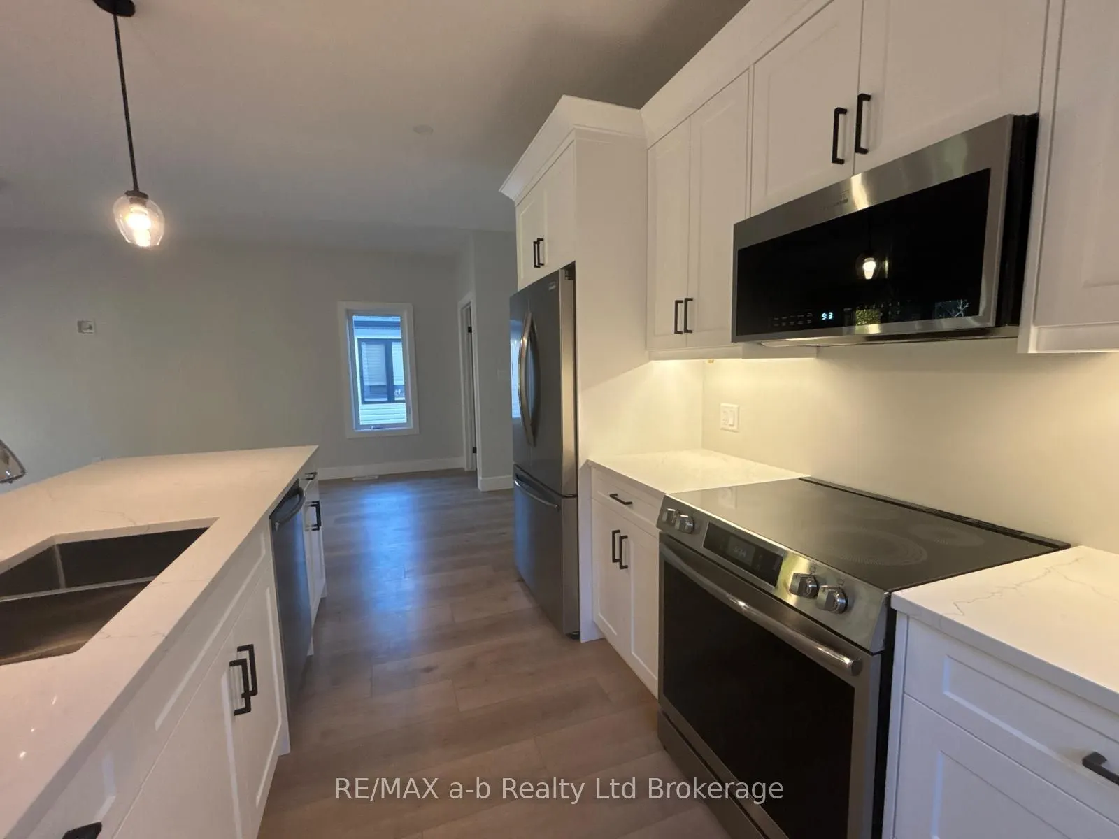 41 Cash Crescent