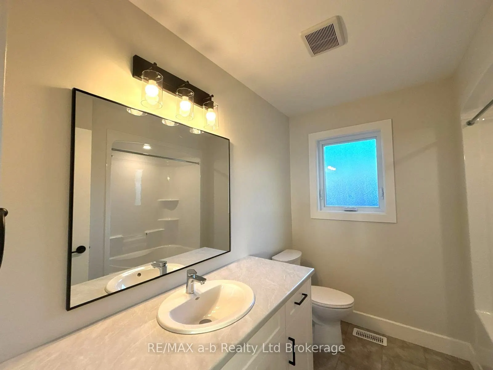 41 Cash Crescent