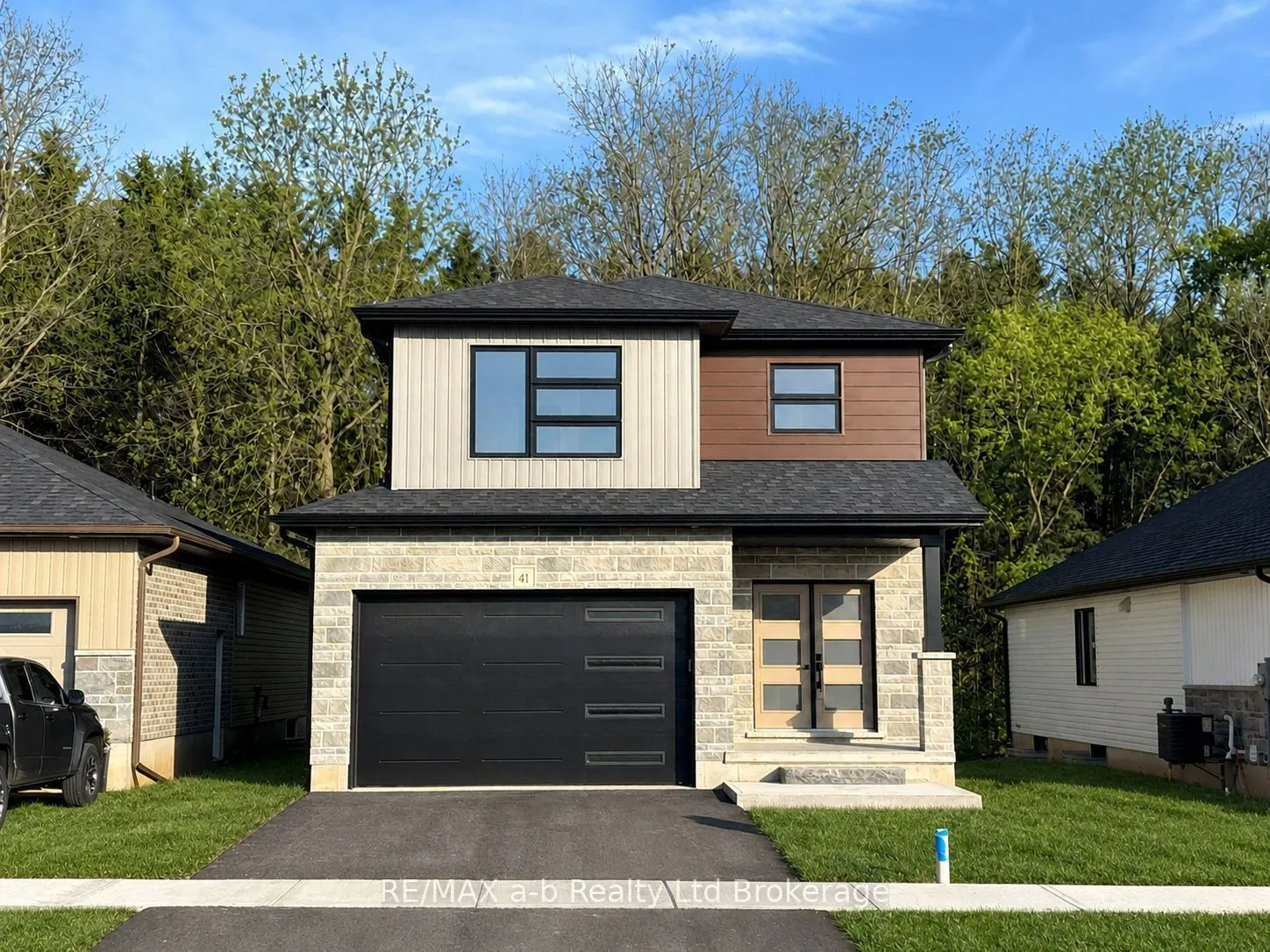 41 Cash Crescent