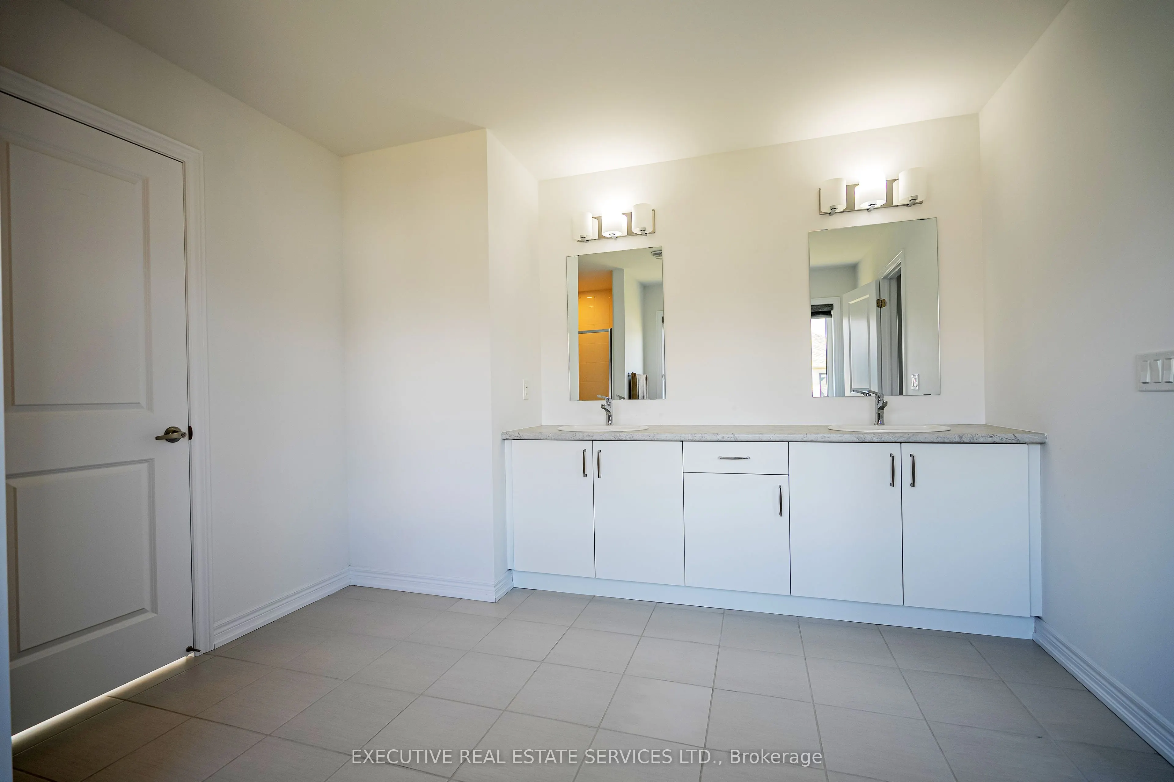 283 Rea Drive N