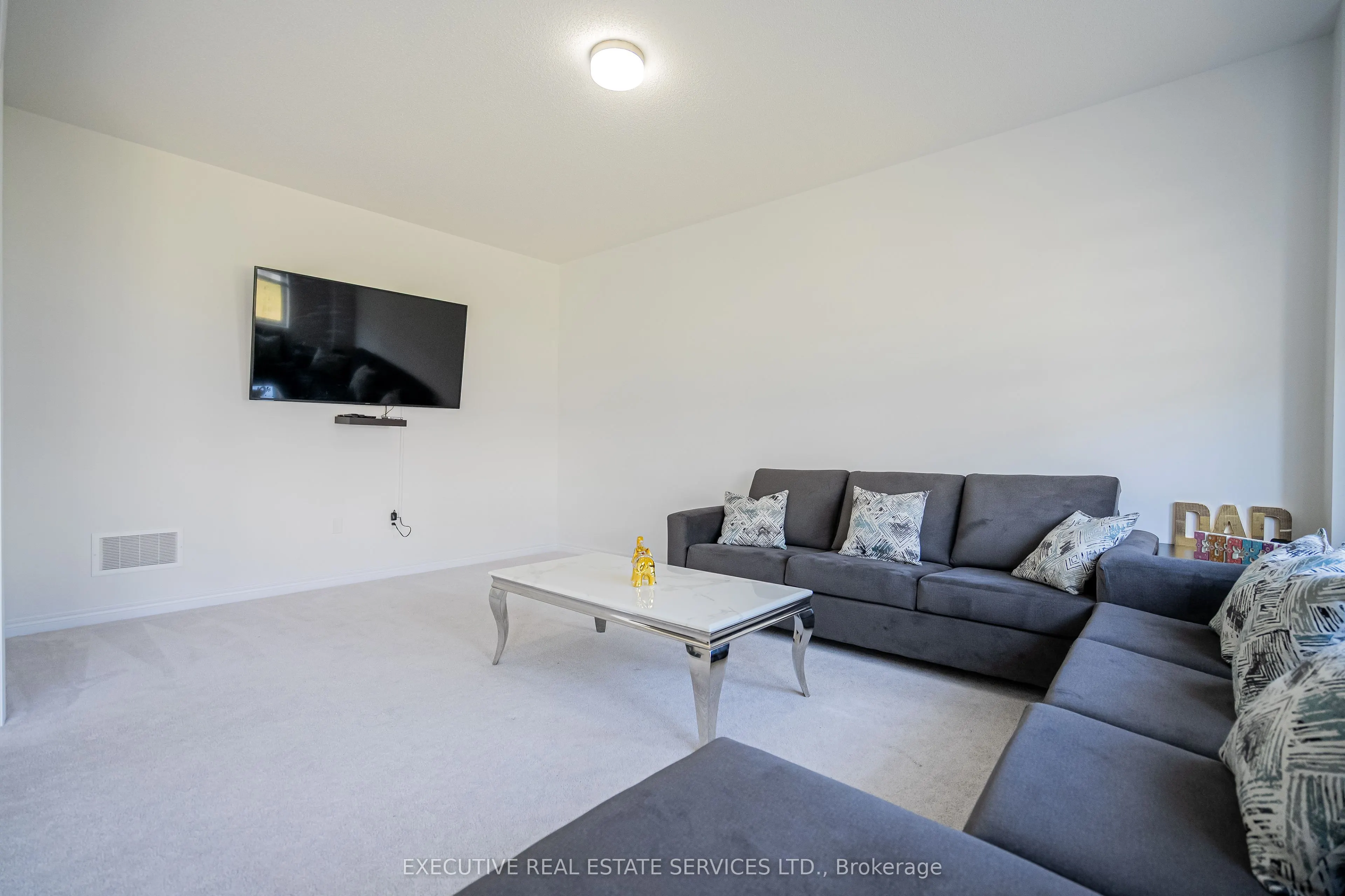 283 Rea Drive N