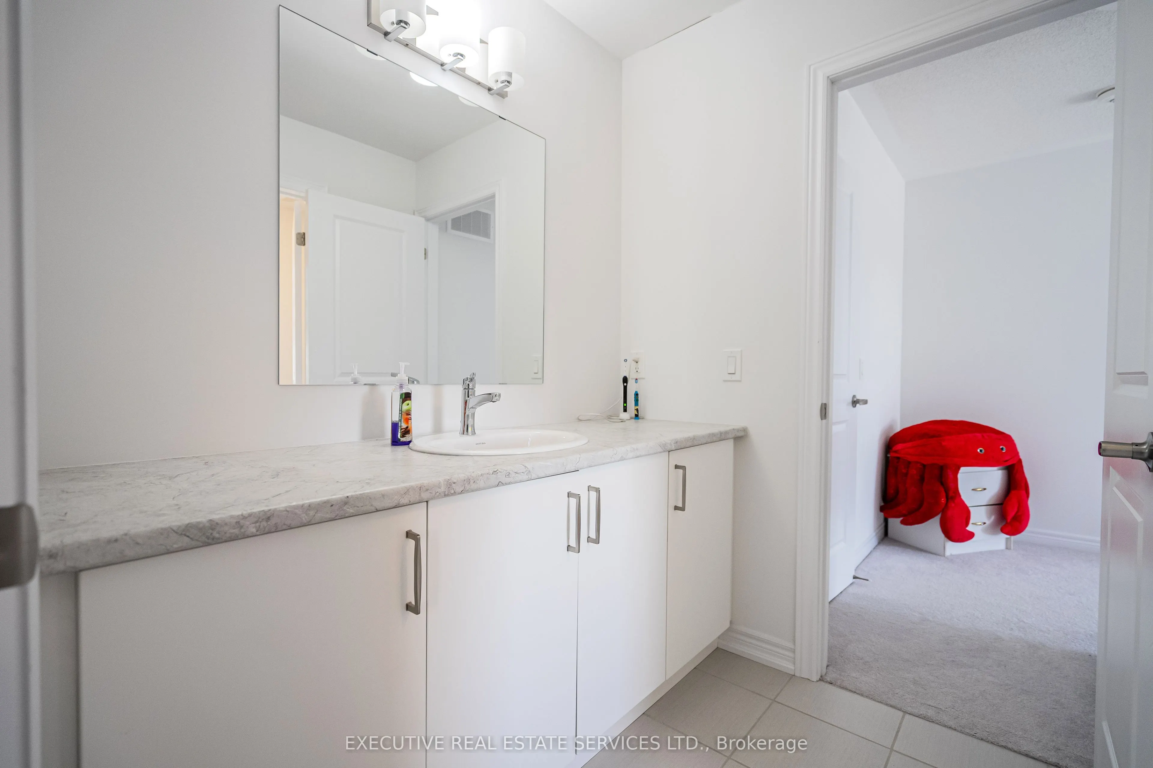 283 Rea Drive N