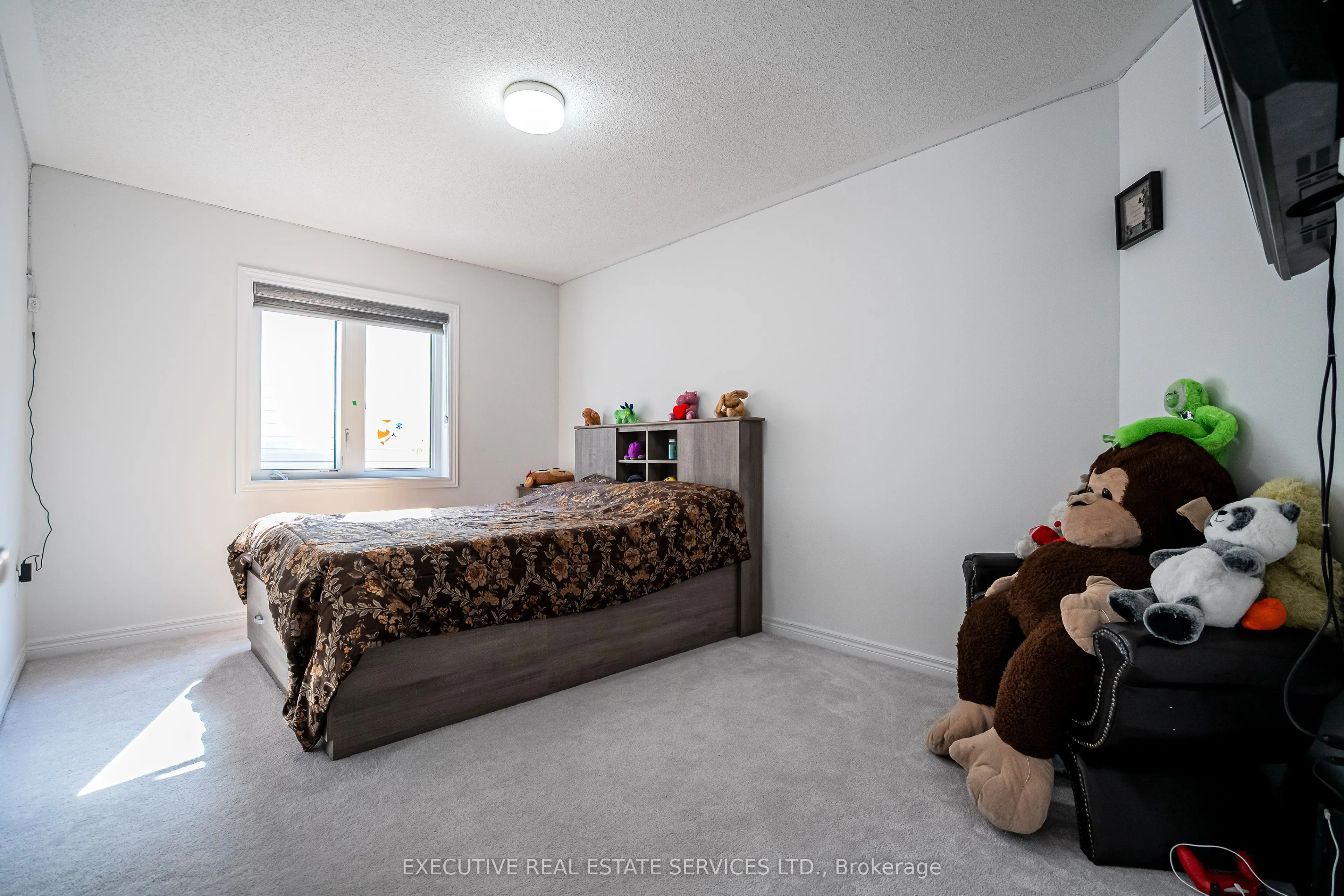 283 Rea Drive N