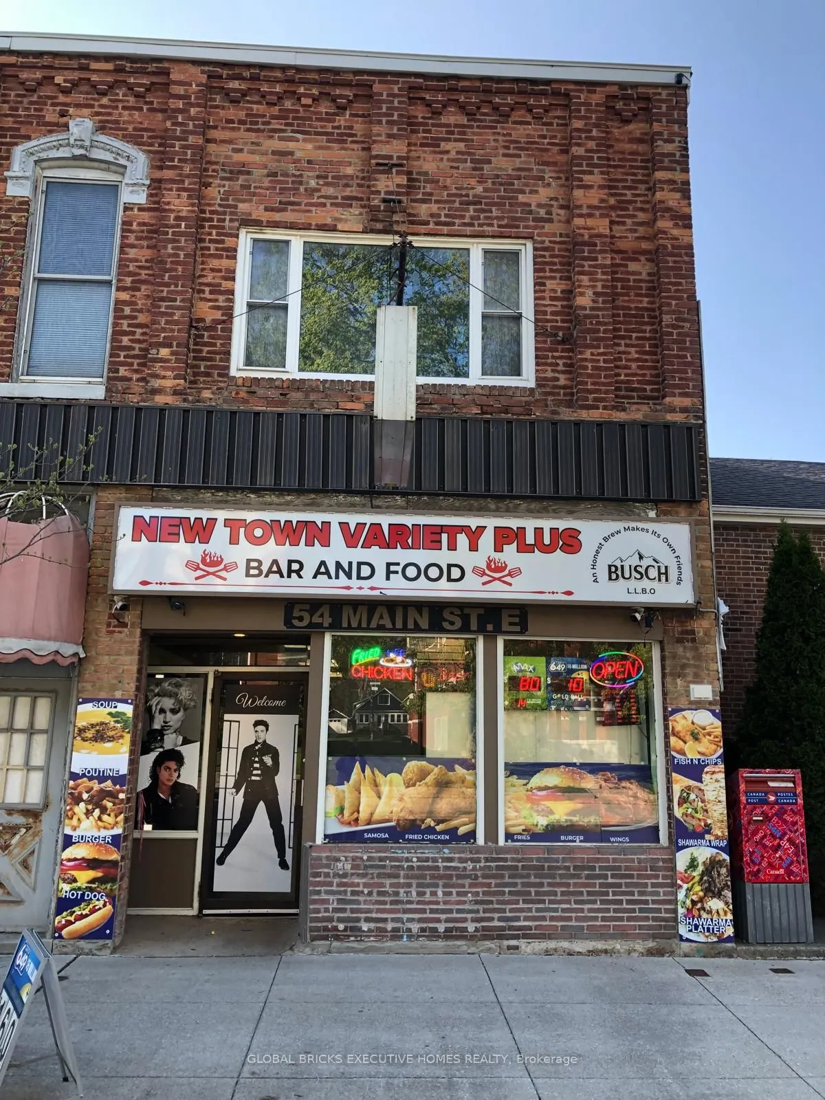 54 Main Street E