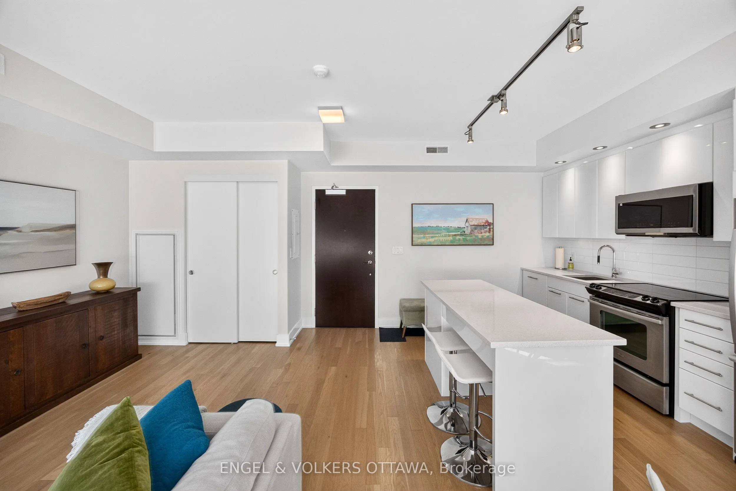 360 Patricia Avenue #710