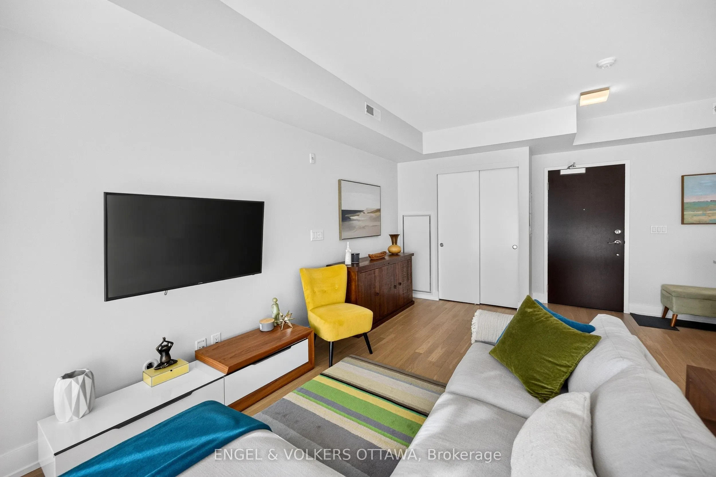 360 Patricia Avenue #710