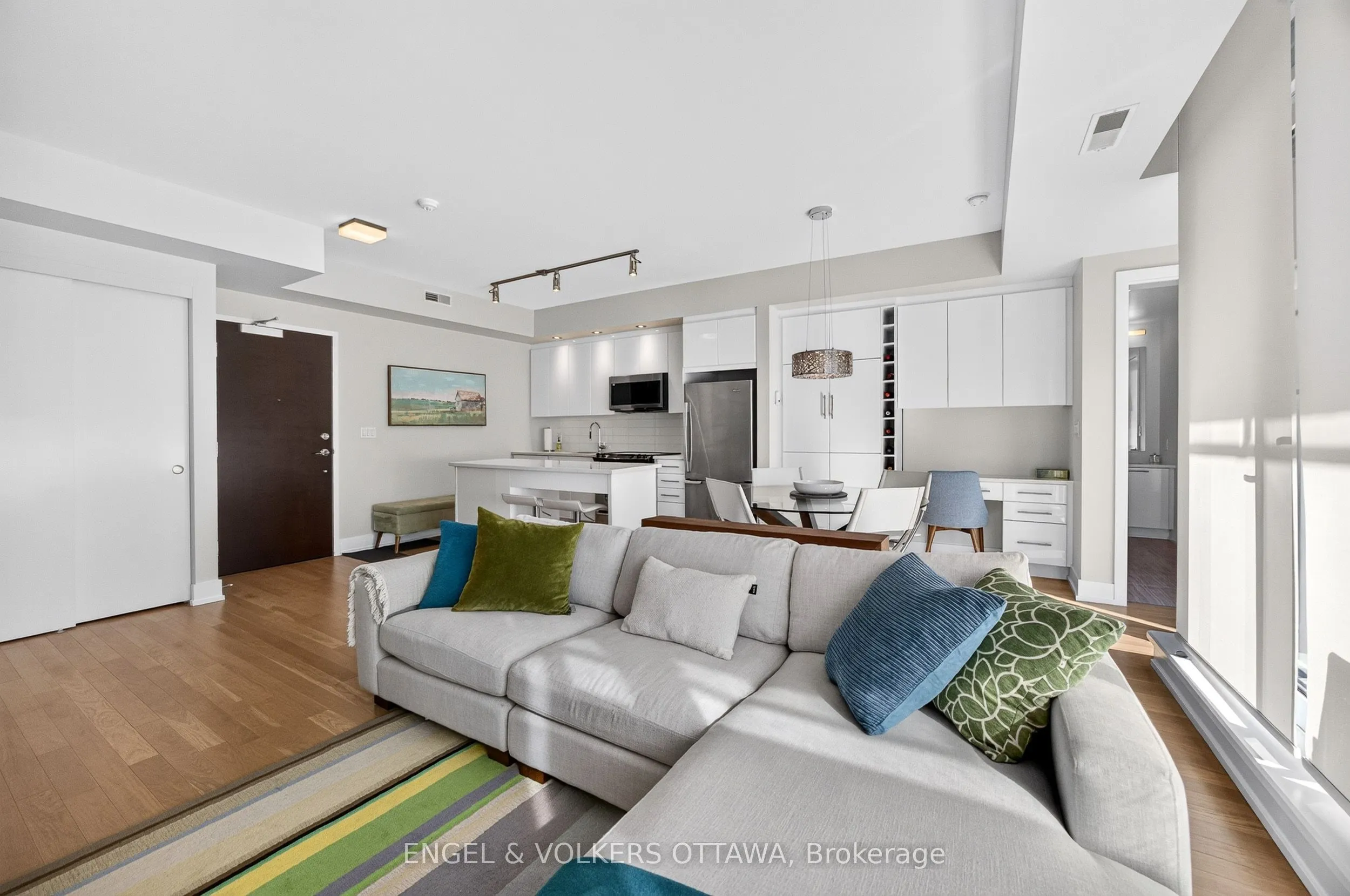 360 Patricia Avenue #710
