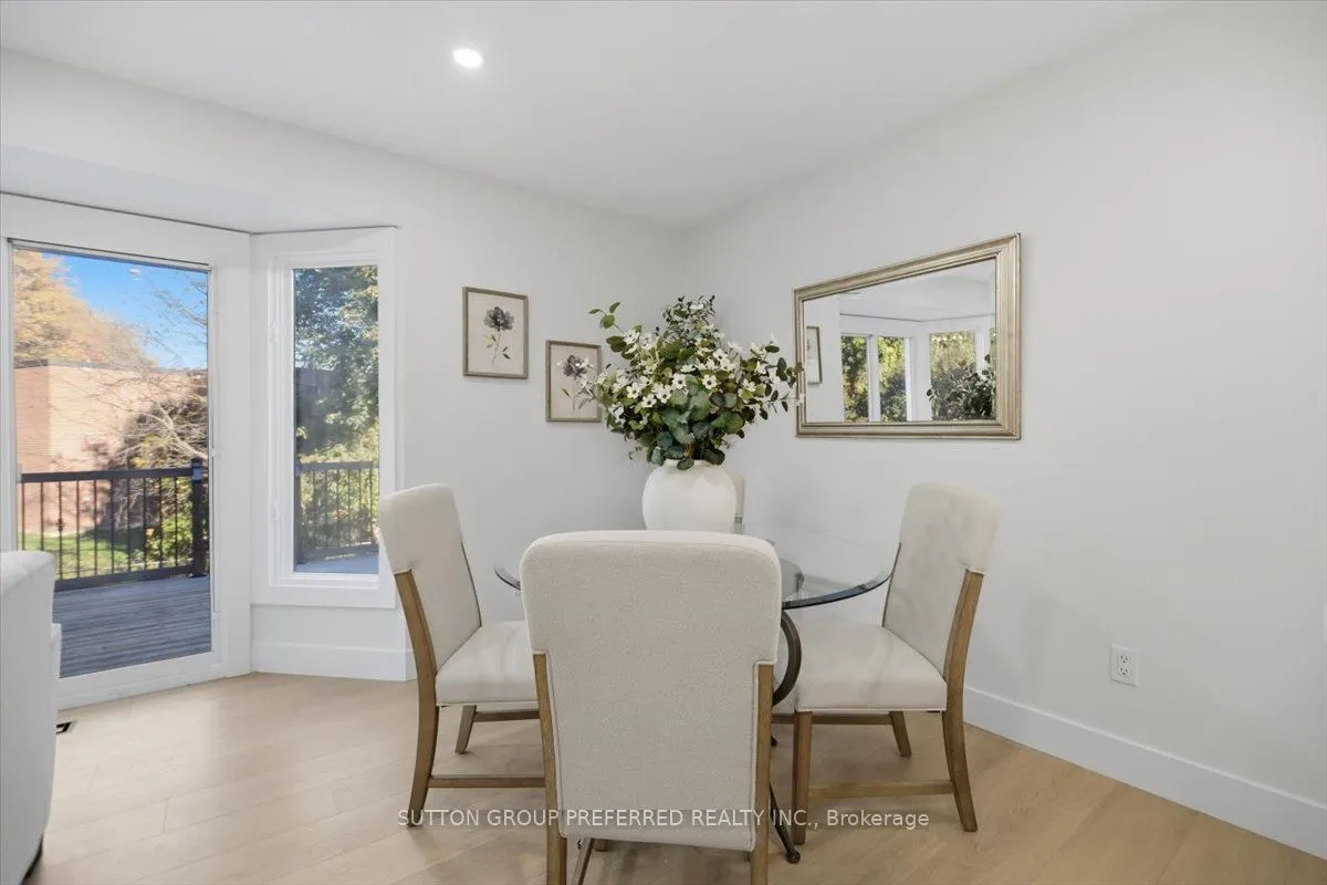 74 WINDING WOODS Crescent