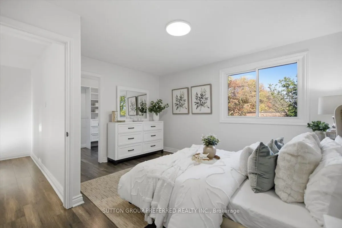 74 WINDING WOODS Crescent