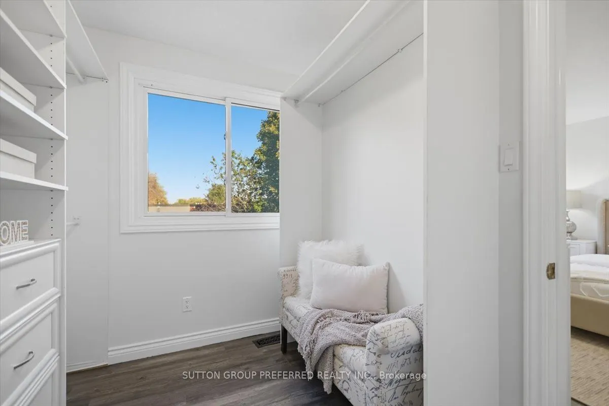 74 WINDING WOODS Crescent