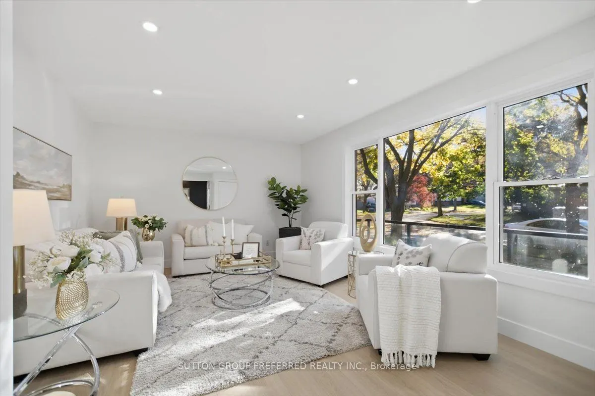 74 WINDING WOODS Crescent
