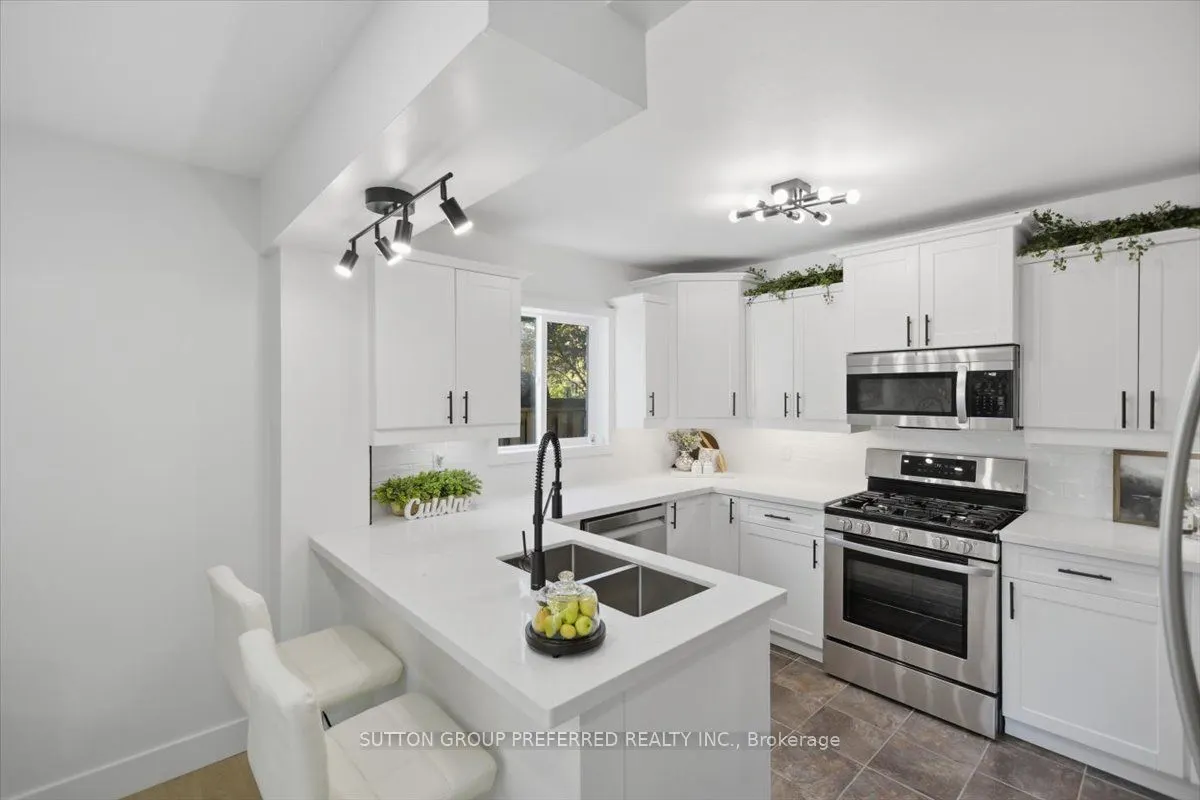 74 WINDING WOODS Crescent