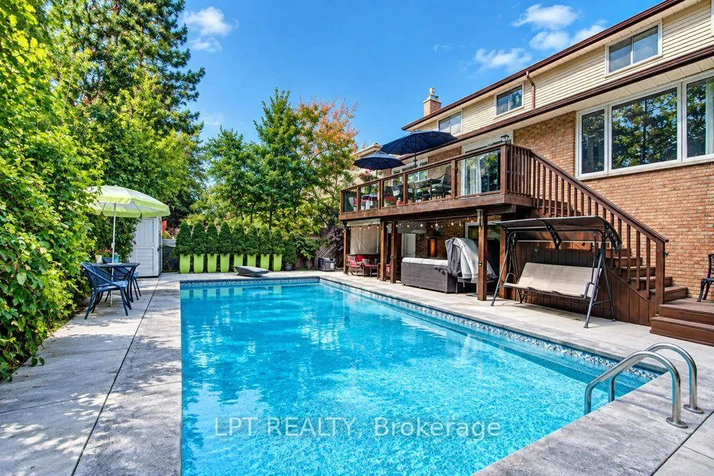 28 Bridlewood Drive E