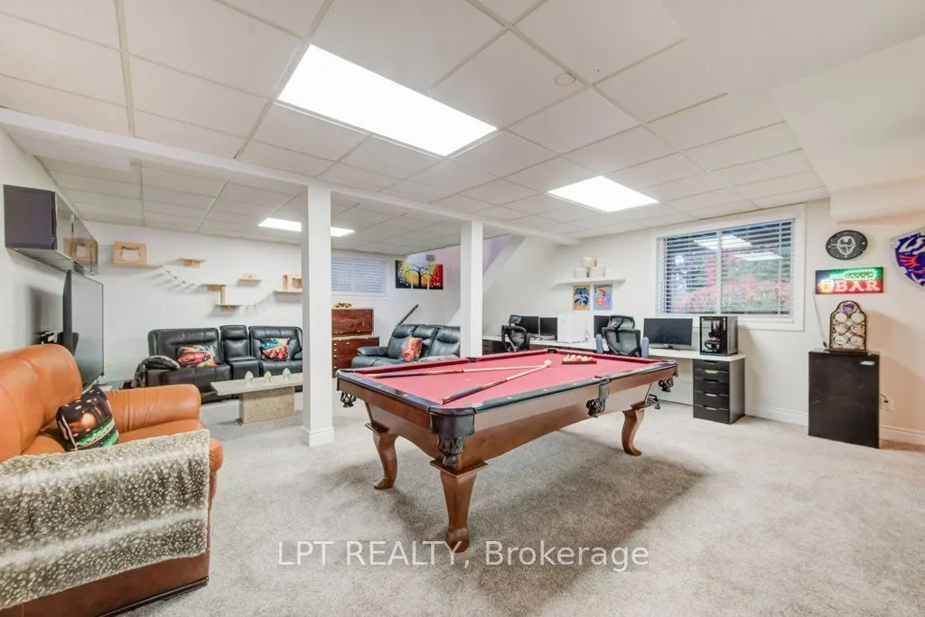28 Bridlewood Drive E