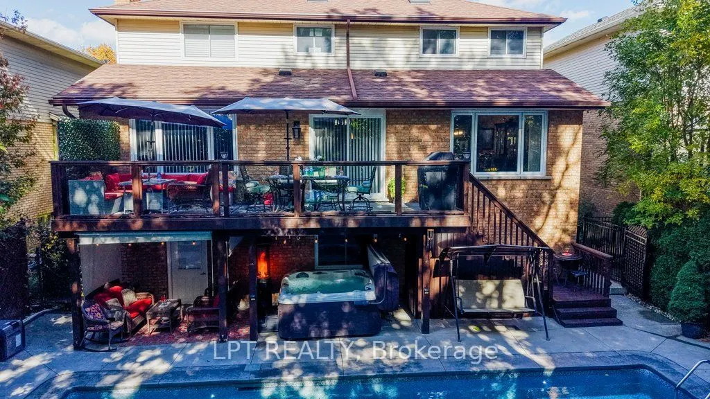 28 Bridlewood Drive E