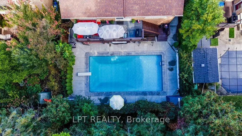 28 Bridlewood Drive E