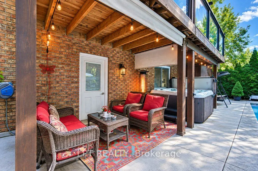 28 Bridlewood Drive E