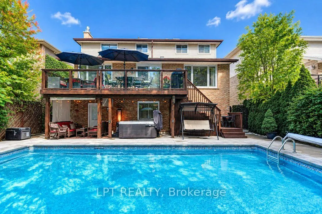 28 Bridlewood Drive E