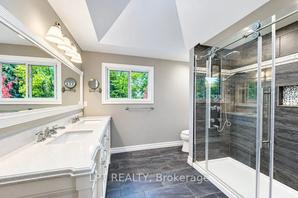 28 Bridlewood Drive E