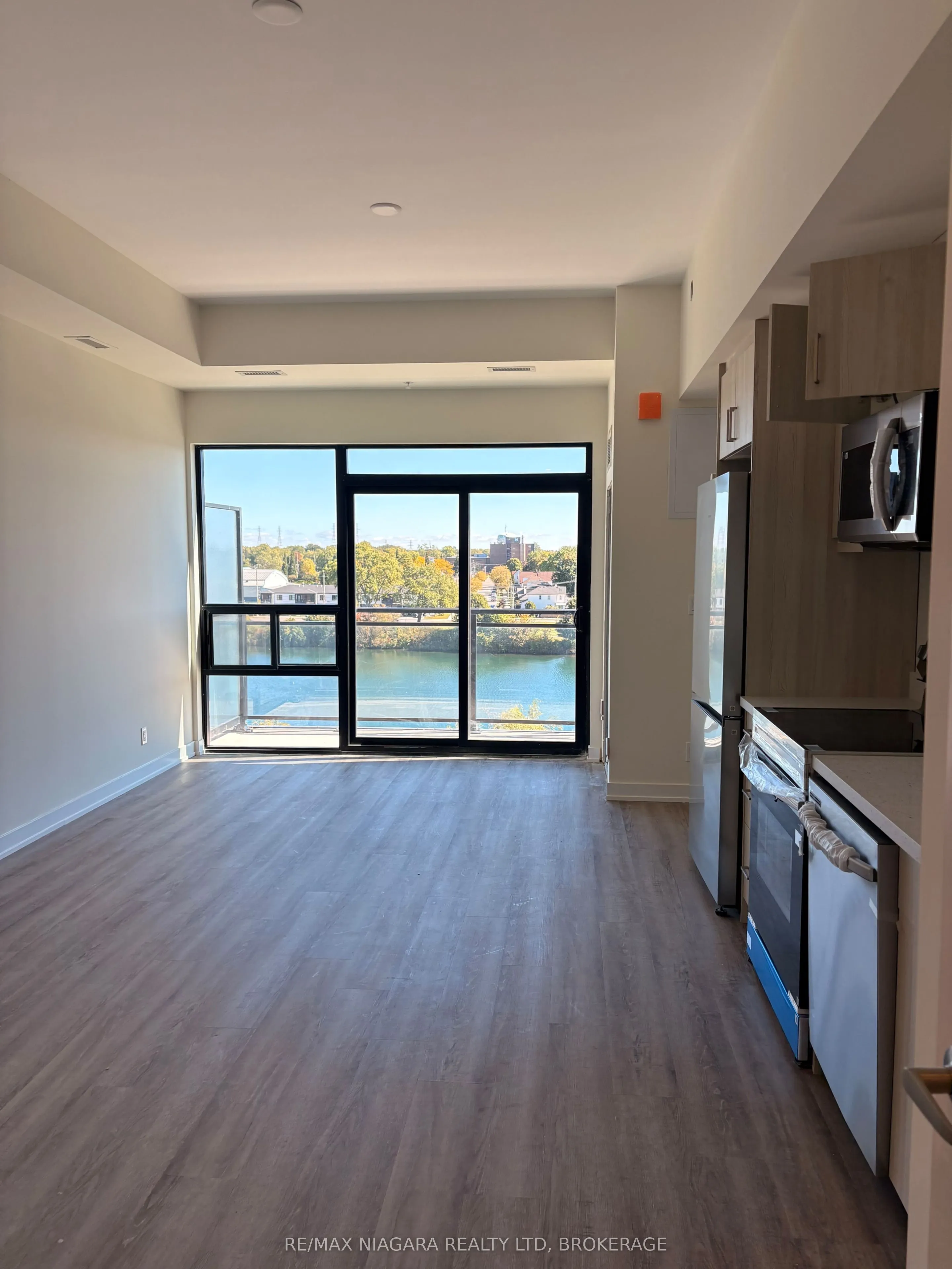 350 Prince Charles Drive S #PH14