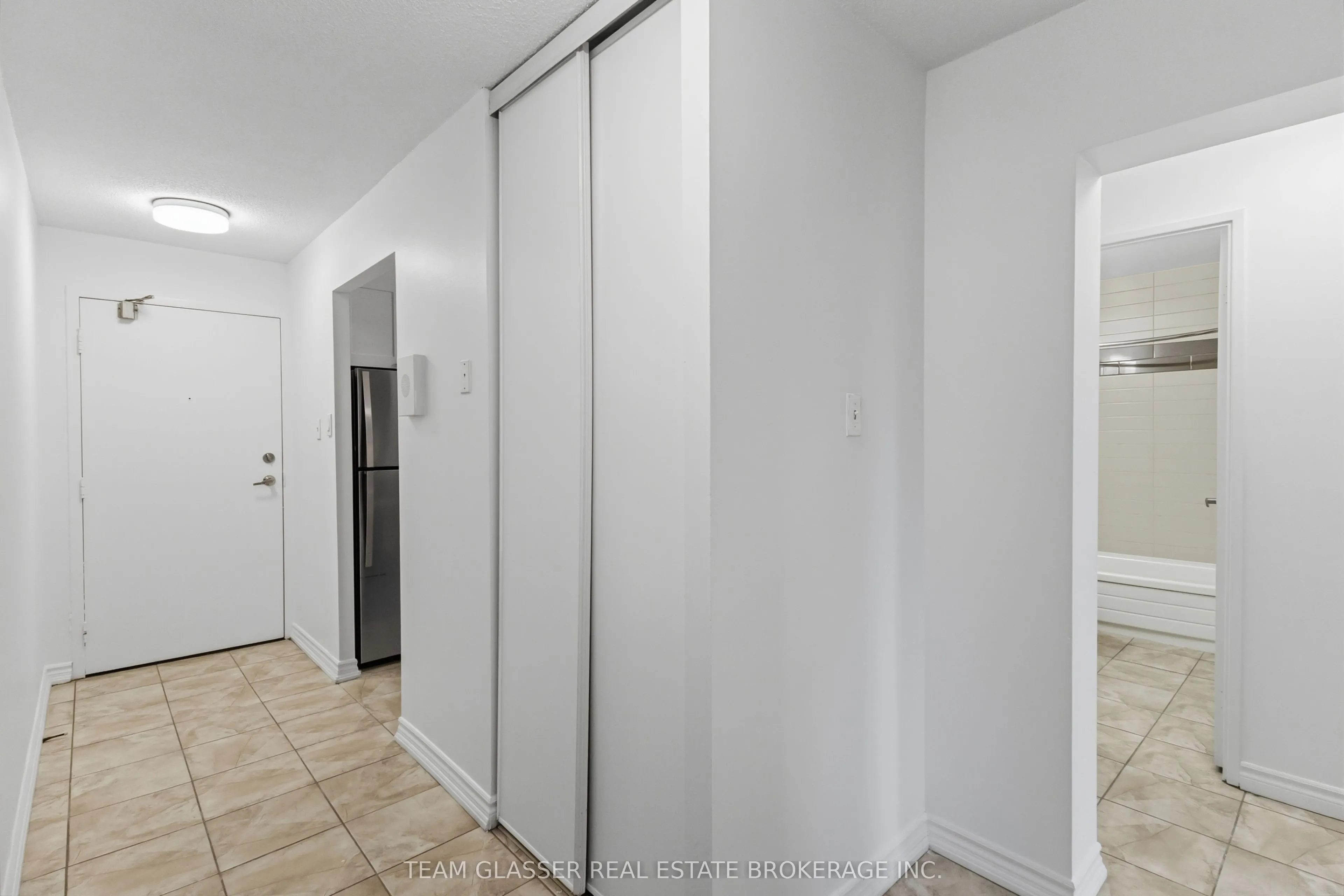 746 Fanshawe Park Road E #211