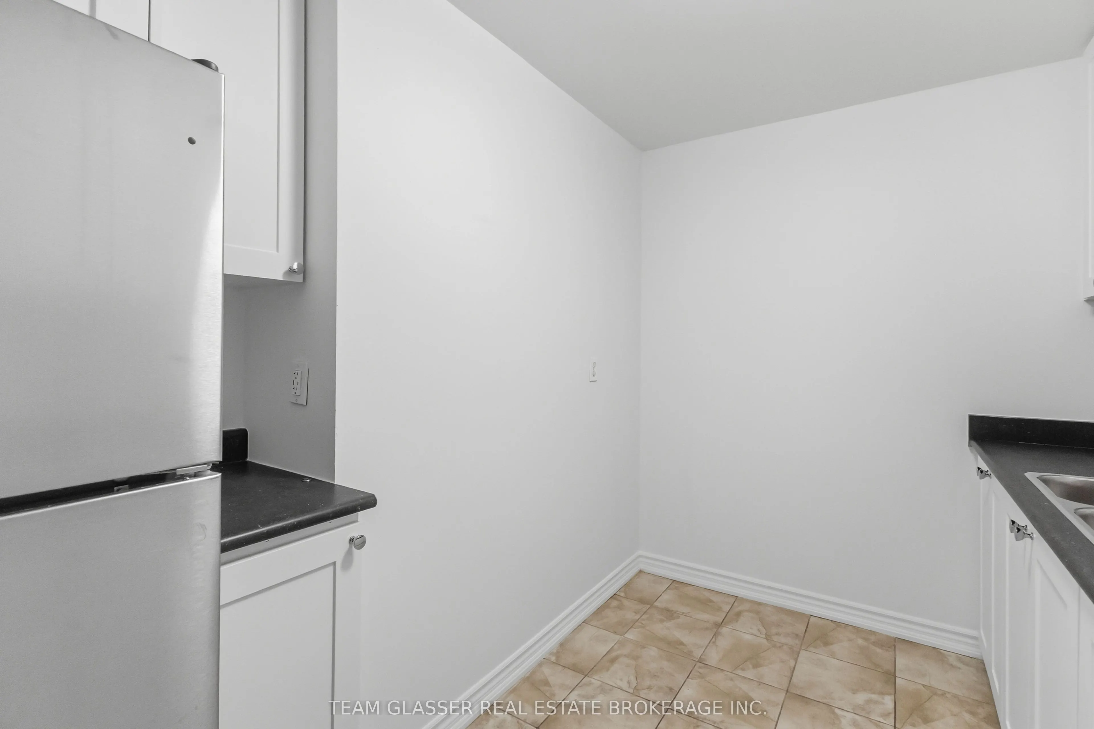 746 Fanshawe Park Road E #211
