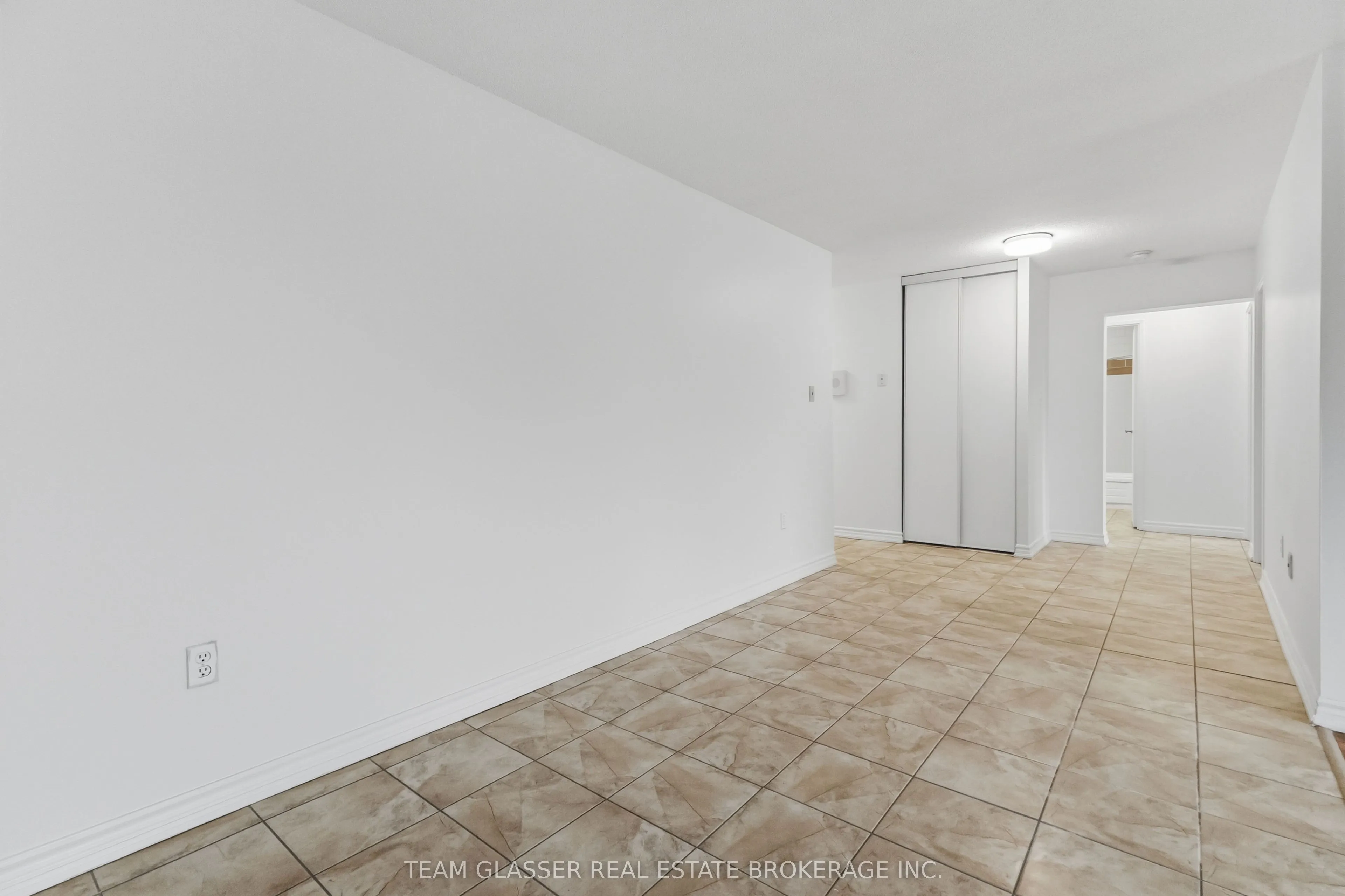 746 Fanshawe Park Road E #211